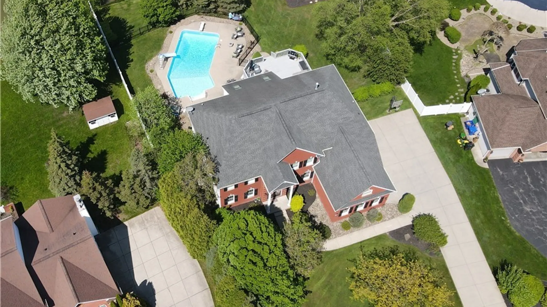 Property at 8154 Golden Oak Circle, Clarence, NY 14221 41