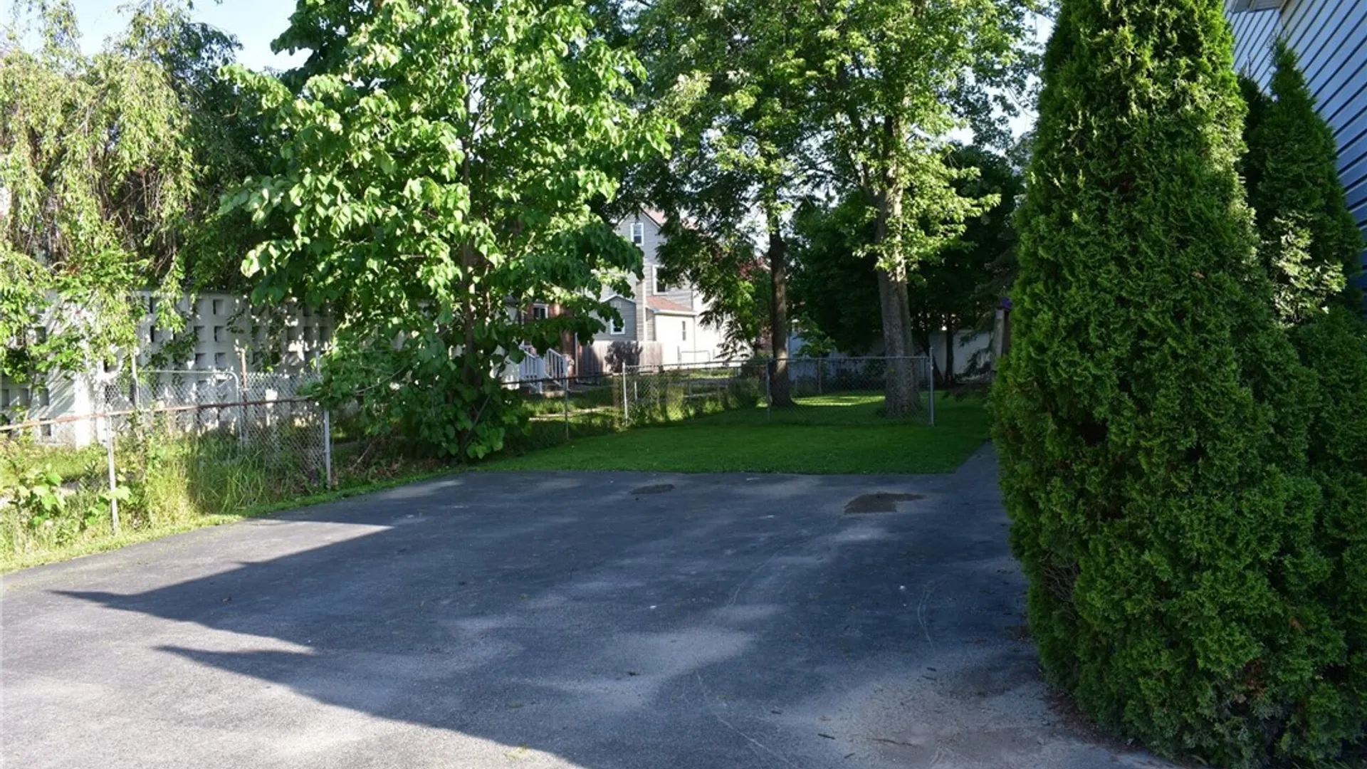Property at 31 Elkhart Street, Lackawanna, NY 14218 4