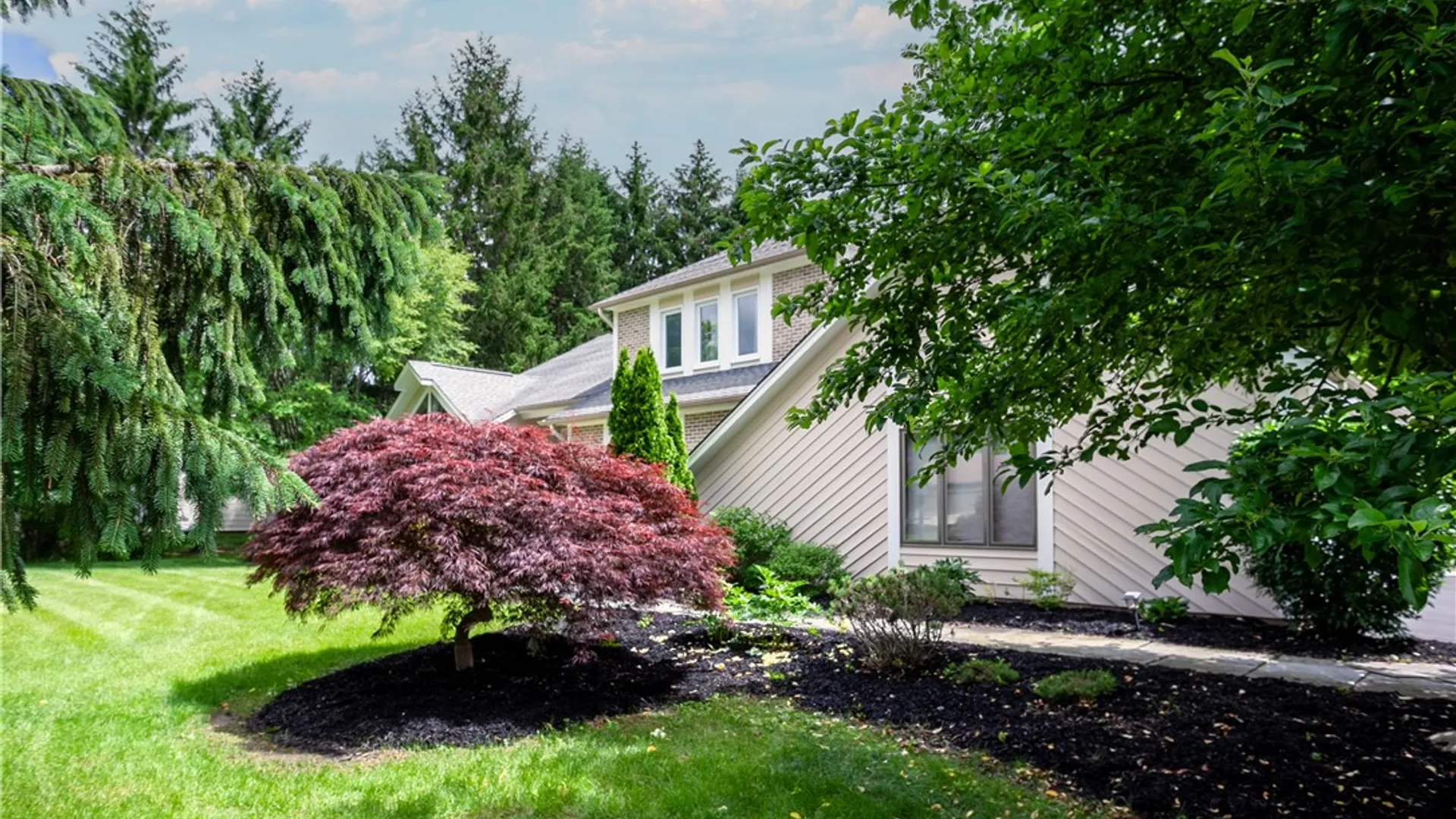 Property at 72 Caversham Woods, Pittsford, NY 14534 2