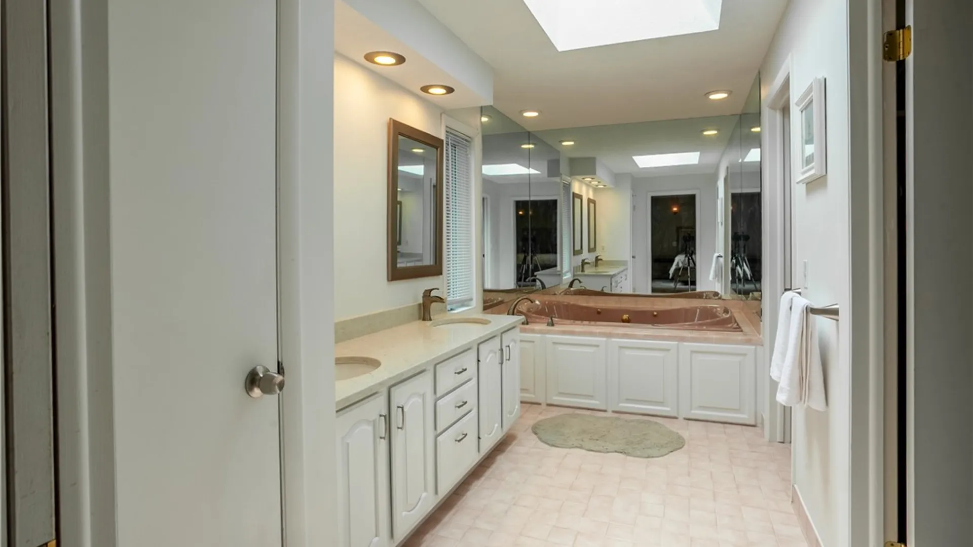 Property at 72 Caversham Woods, Pittsford, NY 14534 28