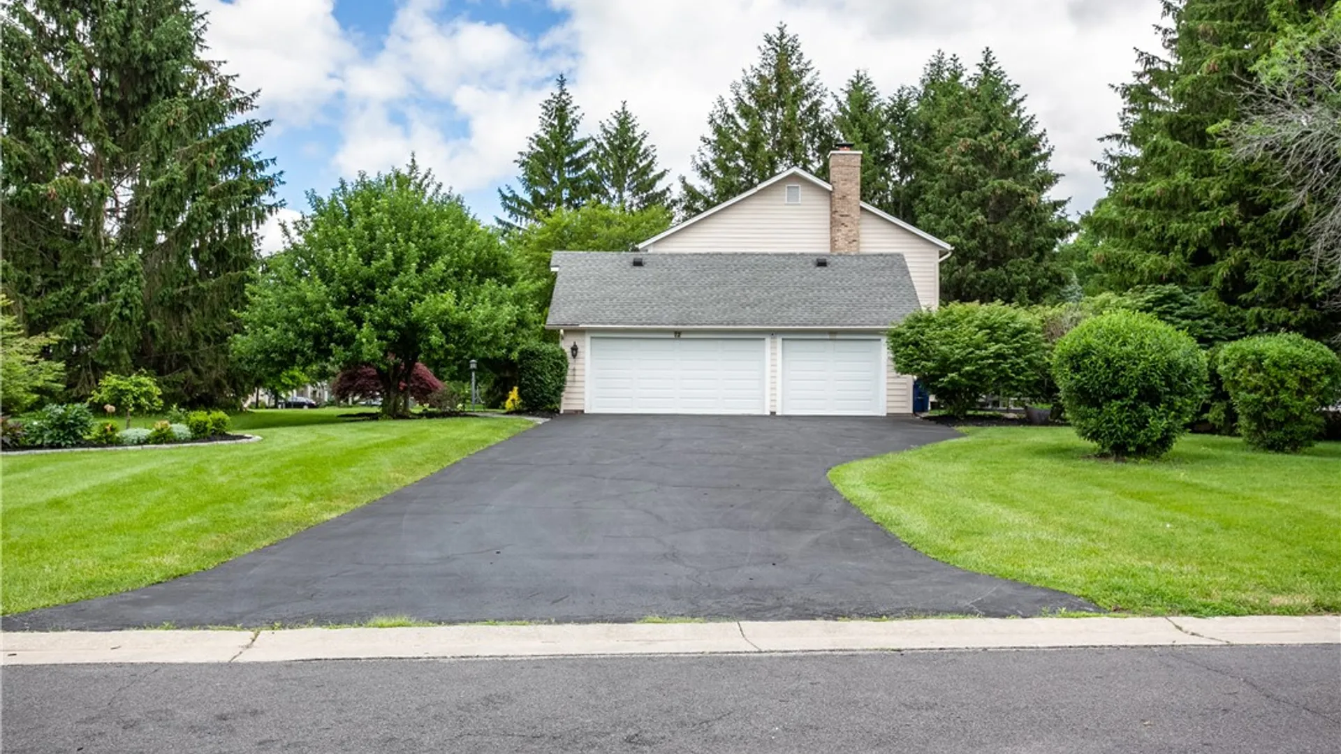 Property at 72 Caversham Woods, Pittsford, NY 14534 5