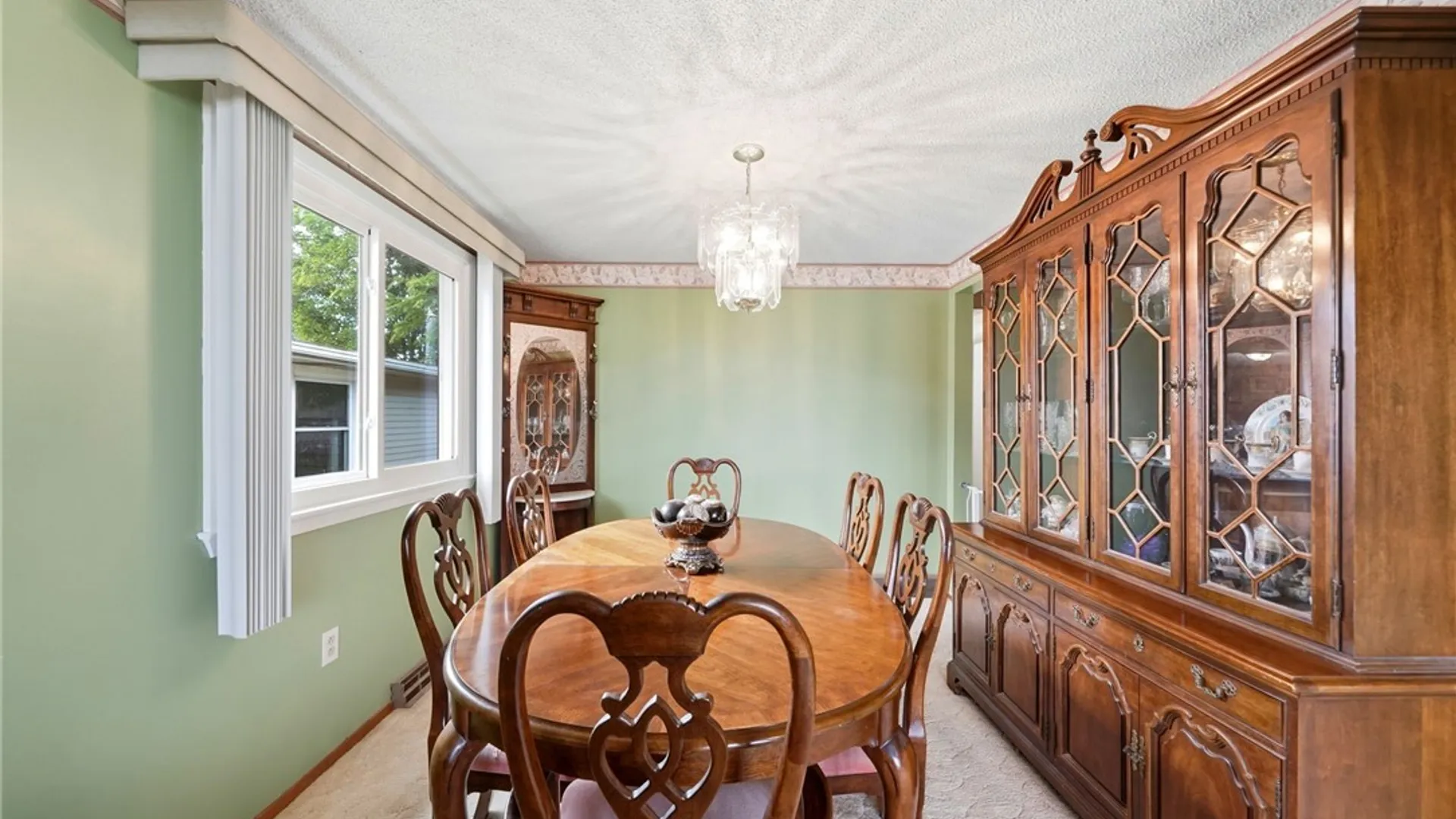 Property at 107 Bronx Drive, Cheektowaga, NY 14227 13