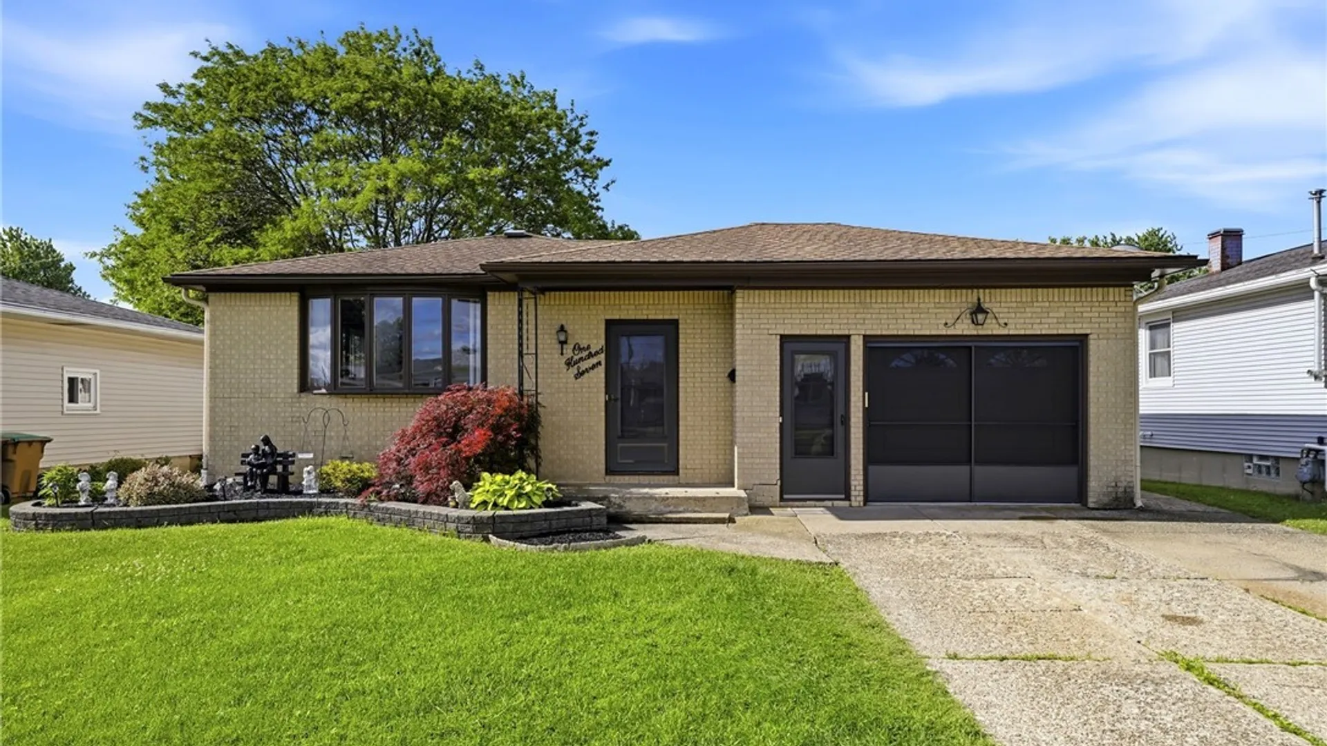 Property at 107 Bronx Drive, Cheektowaga, NY 14227 2