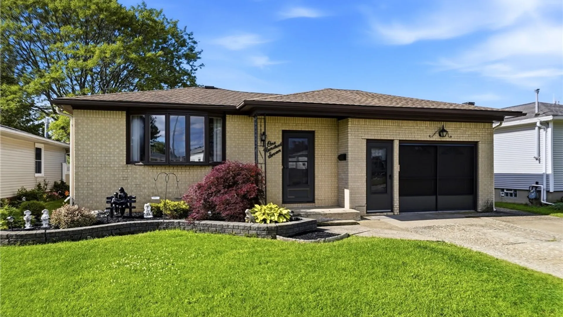 Property at 107 Bronx Drive, Cheektowaga, NY 14227 3