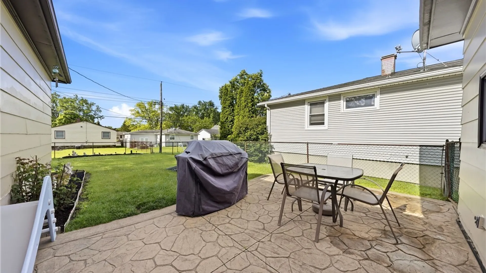 Property at 107 Bronx Drive, Cheektowaga, NY 14227 40