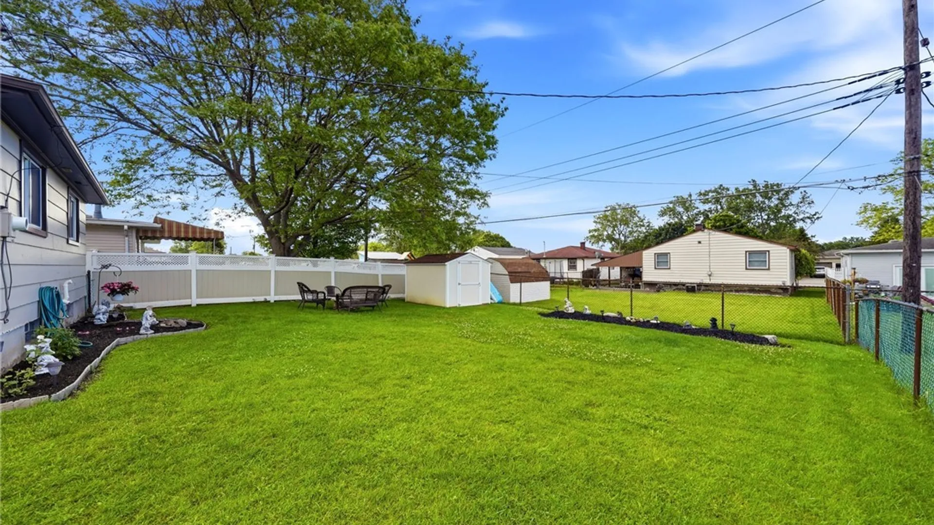 Property at 107 Bronx Drive, Cheektowaga, NY 14227 43