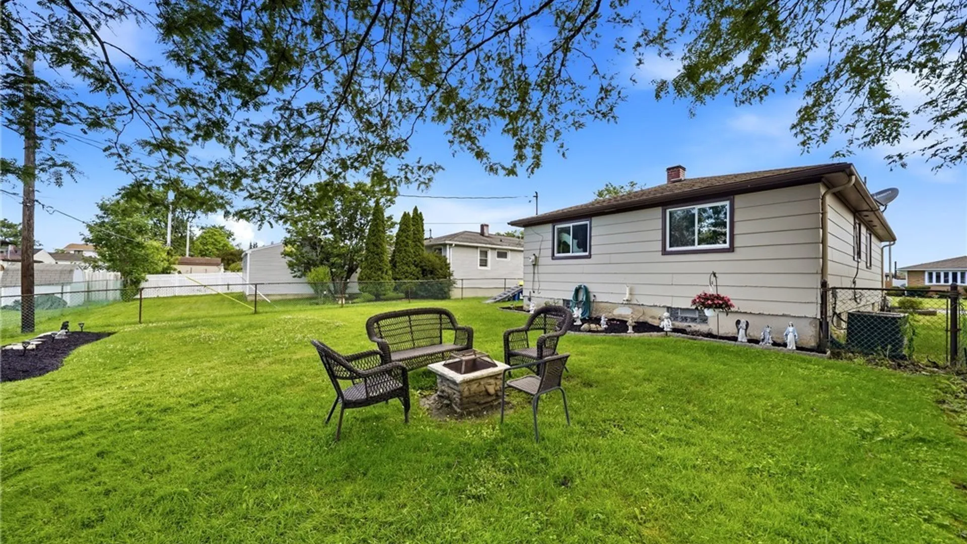 Property at 107 Bronx Drive, Cheektowaga, NY 14227 45
