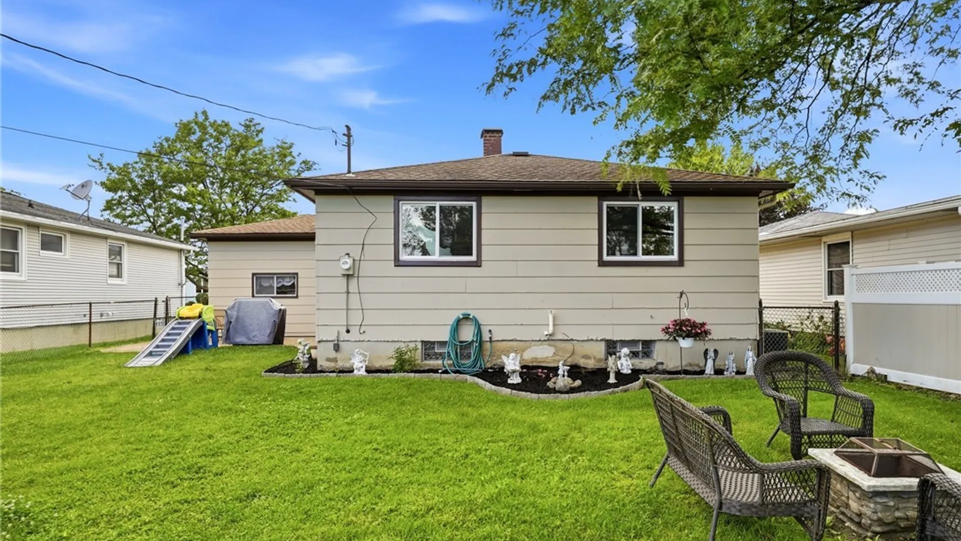 Property at 107 Bronx Drive, Cheektowaga, NY 14227 46