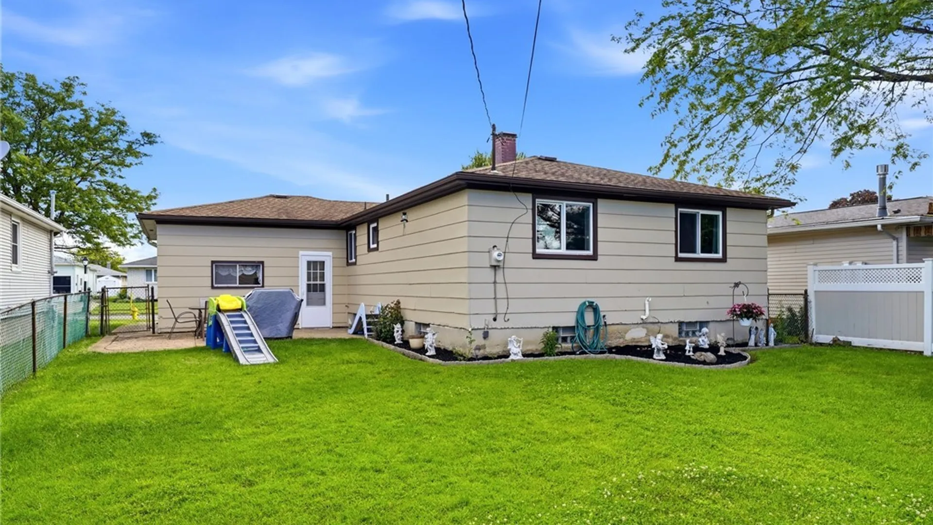 Property at 107 Bronx Drive, Cheektowaga, NY 14227 47