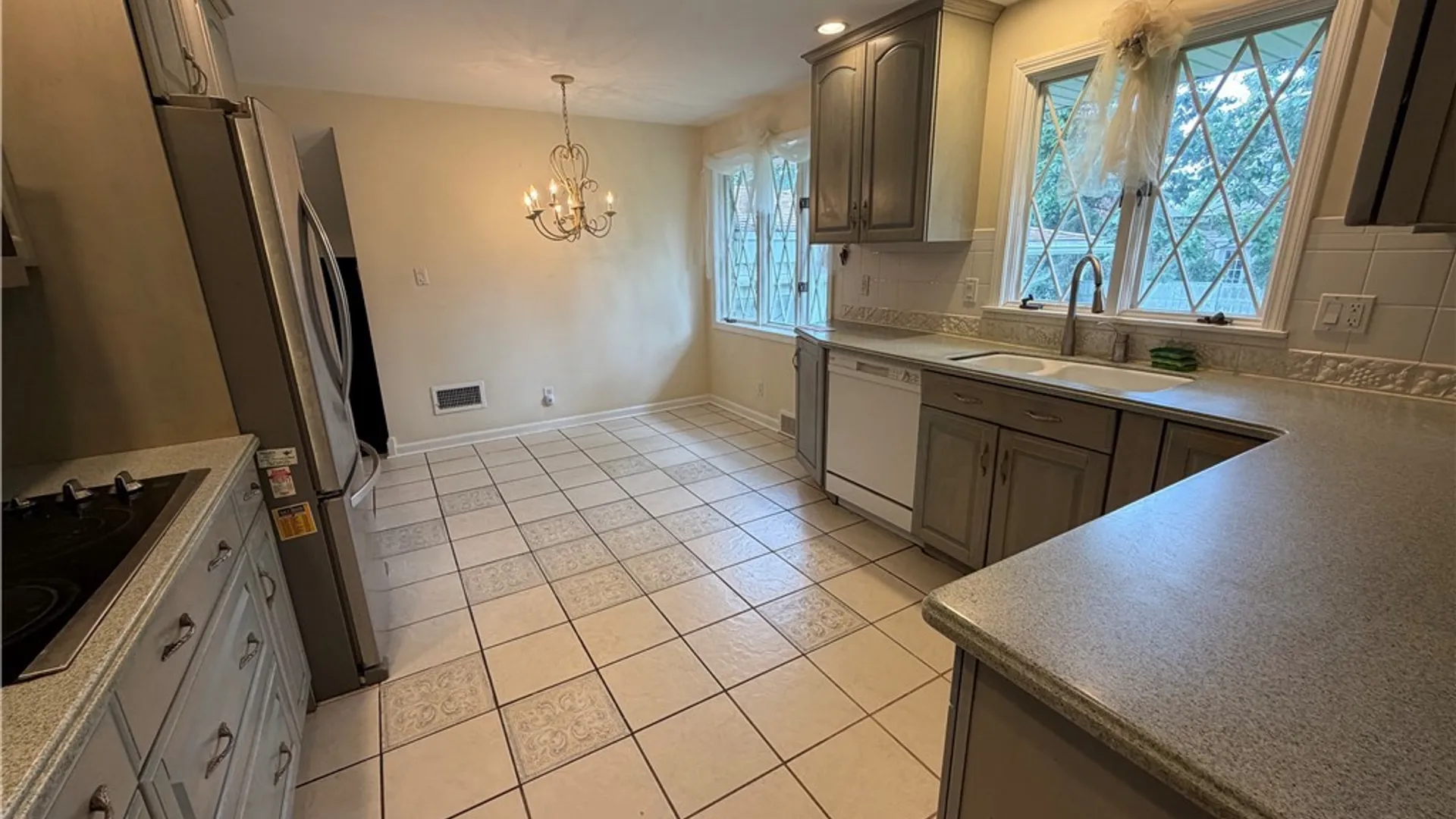 Property at 821 College Terrace, Niagara Falls, NY 14305 20