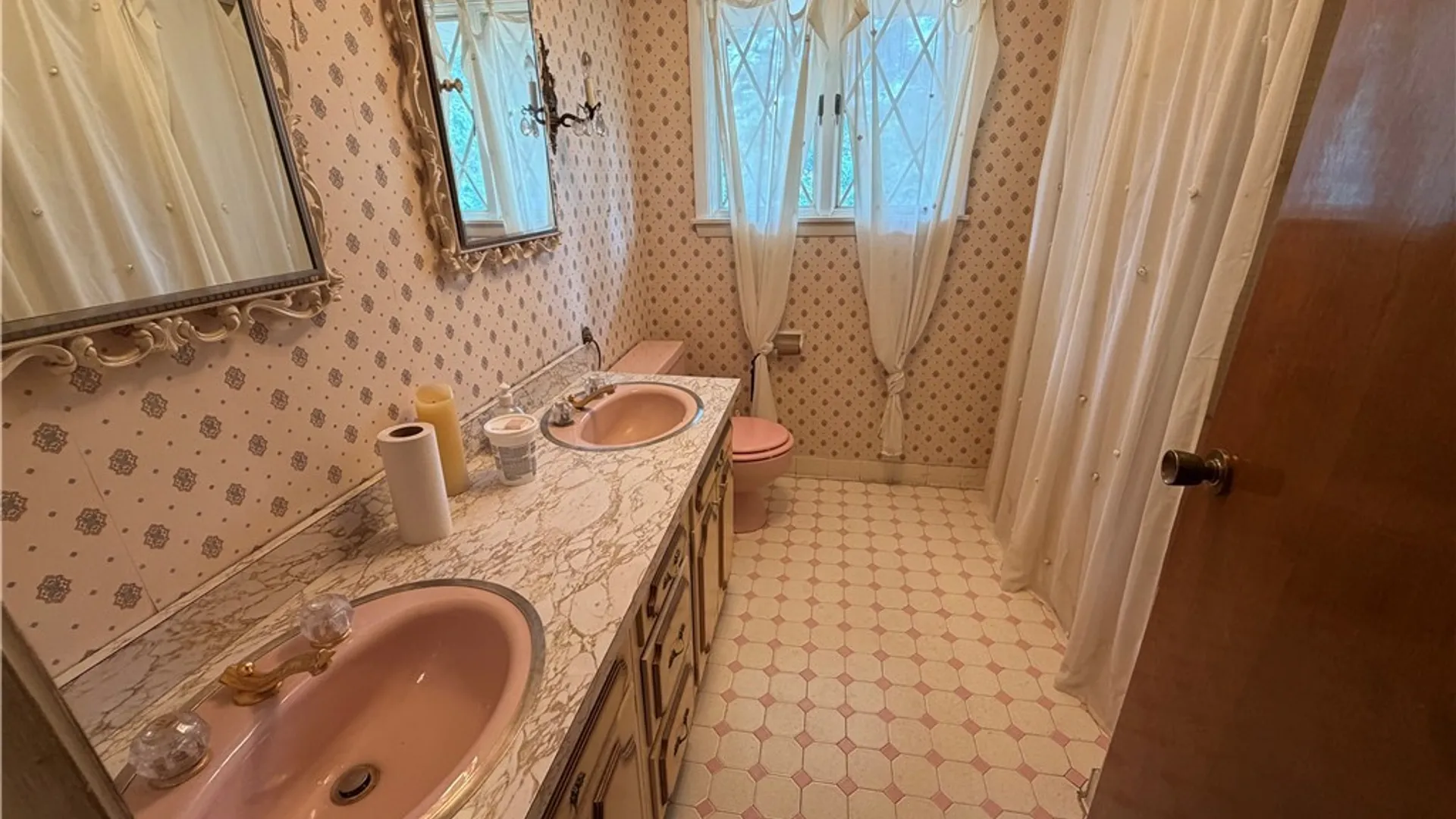 Property at 821 College Terrace, Niagara Falls, NY 14305 37