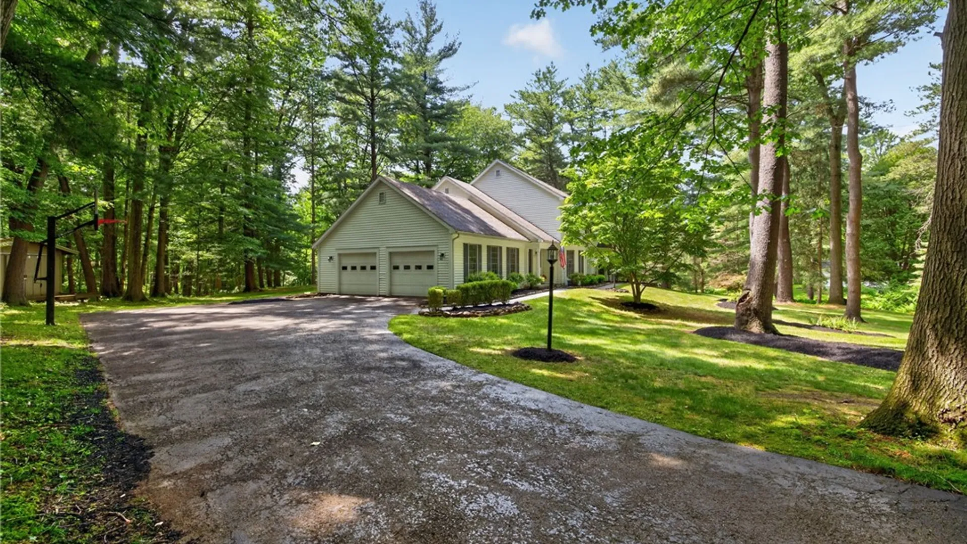 Property at 9 Lily Pond Lane, Perinton, NY 14534 47