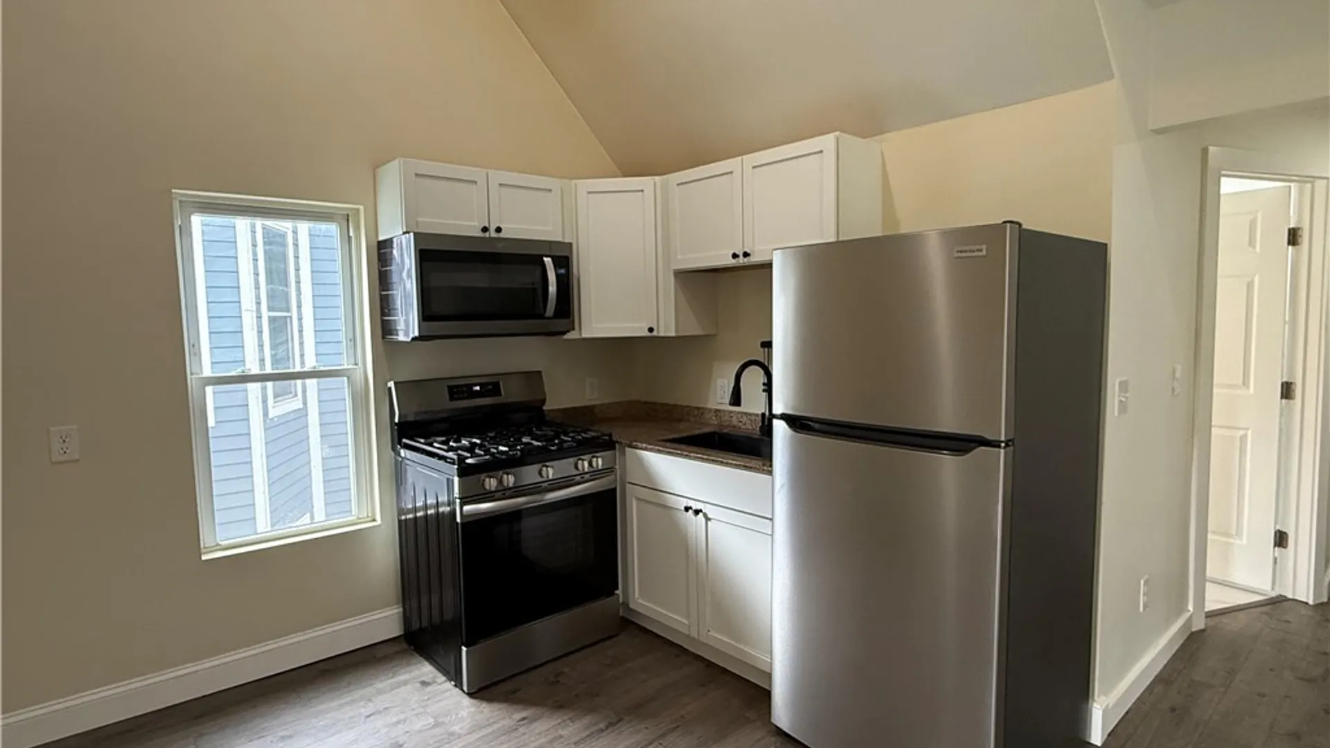Property at 614 N Mcbride Street, Syracuse, NY 13203 4
