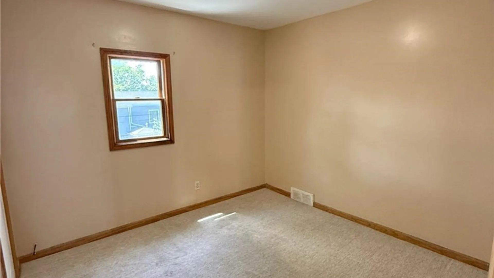 Property at 21 Amber Street, Buffalo, NY 14220 10
