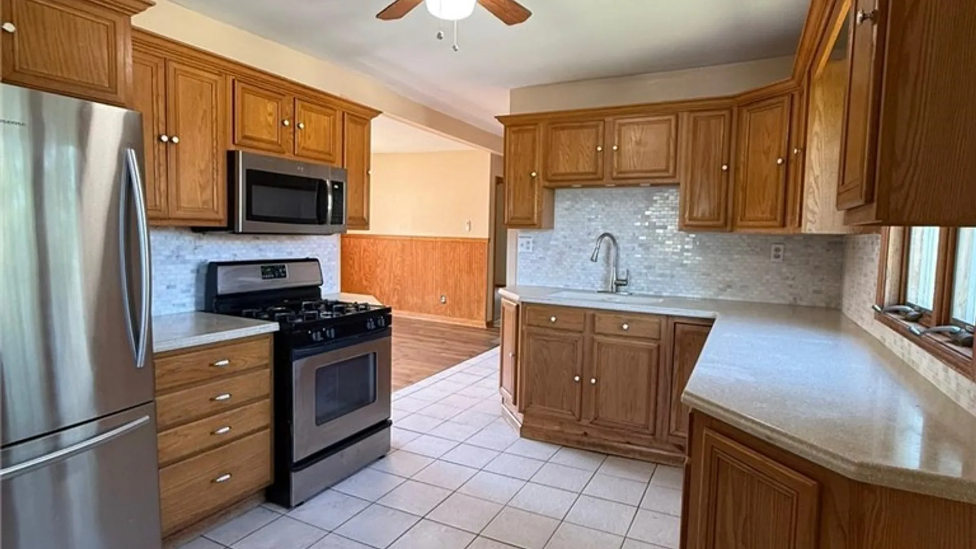 Property at 21 Amber Street, Buffalo, NY 14220 3