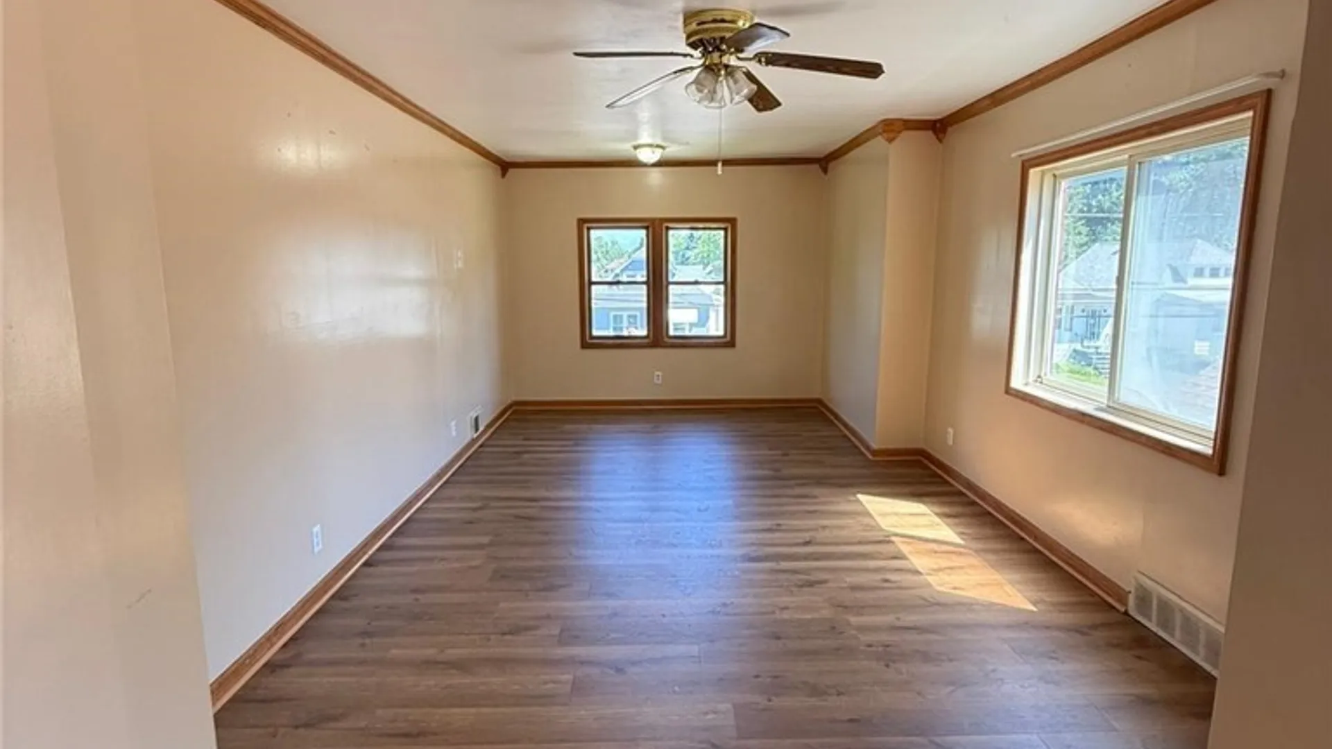 Property at 21 Amber Street, Buffalo, NY 14220 6