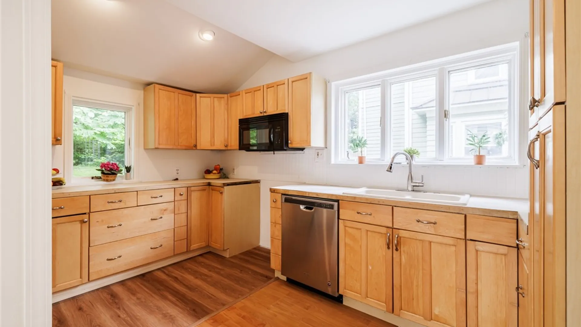 Property at 217 W Elm Street, East Rochester, NY 14445 25