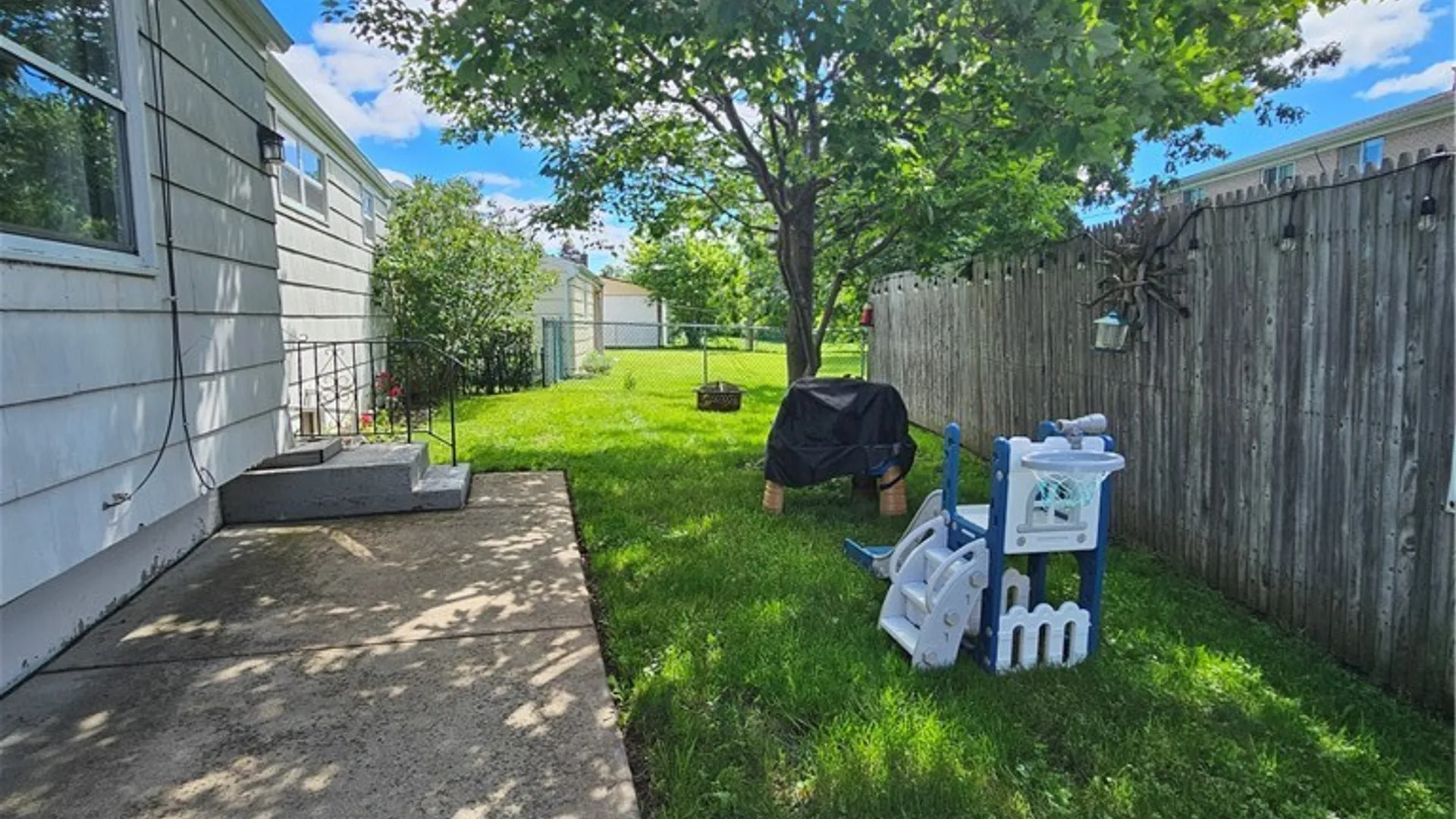 Property at 11 Loretto Drive, Cheektowaga, NY 14225 4