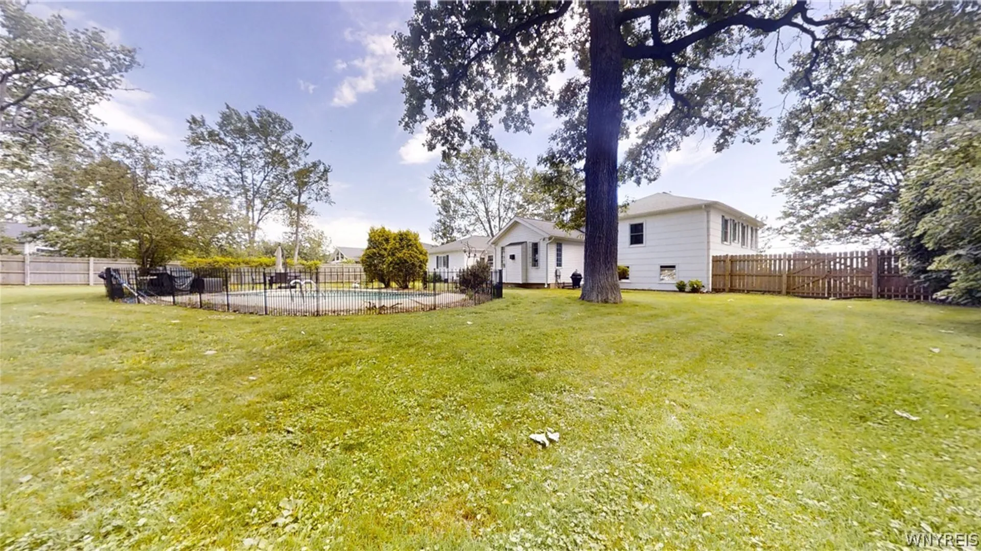 Property at 997 W River Road, Grand Island, NY 14072 4