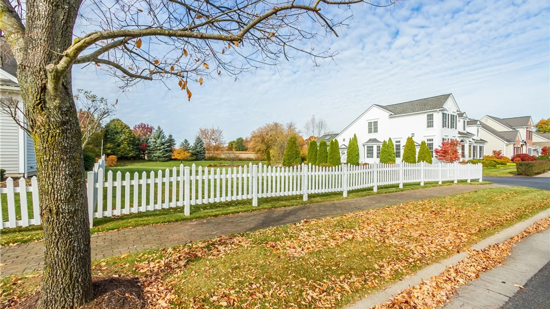 Property at 10 Settlers, Pittsford, NY 14534 4