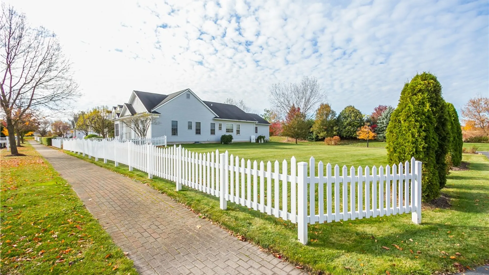Property at 10 Settlers, Pittsford, NY 14534 7