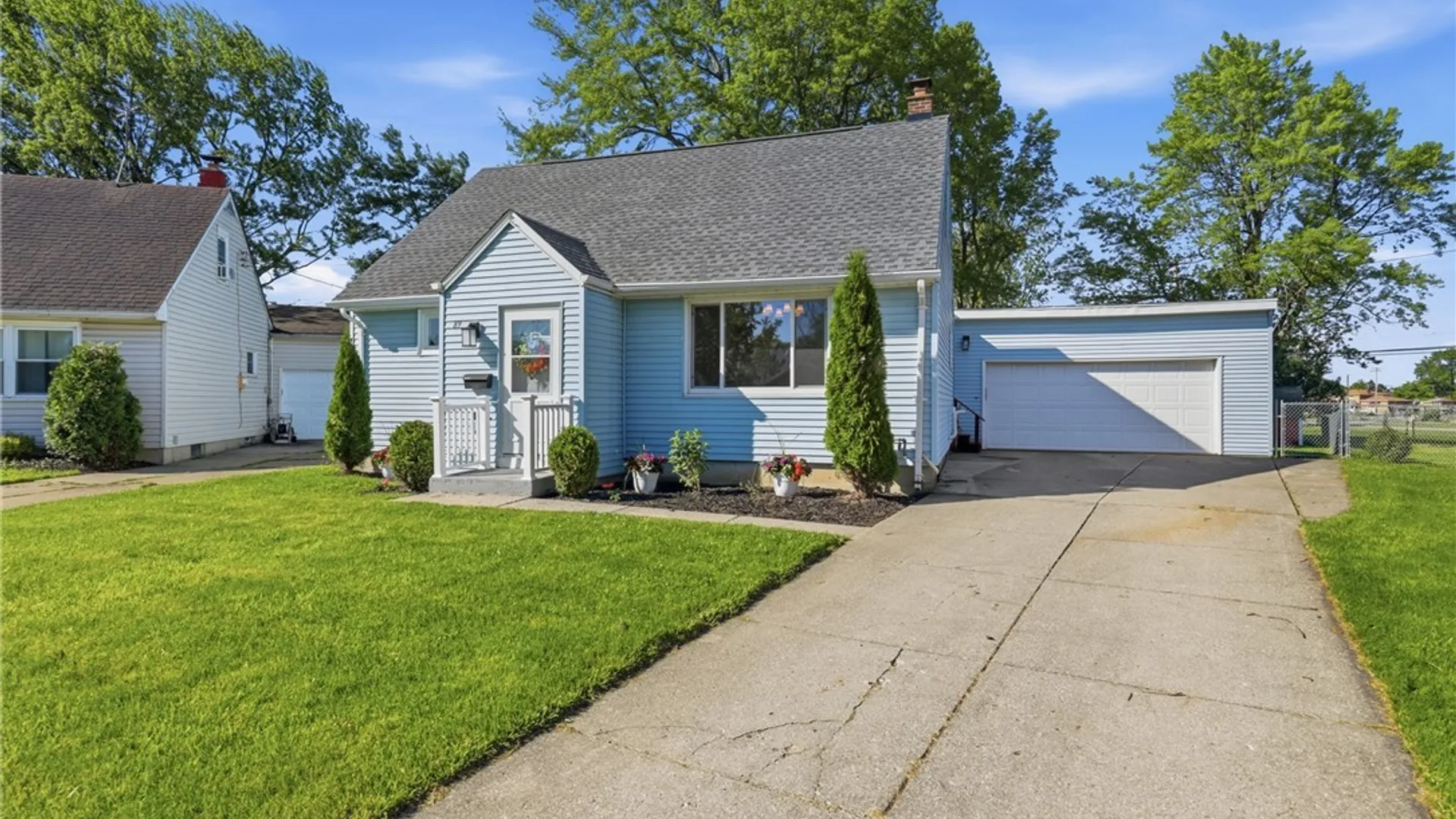 Property at 89 Harris Court, Cheektowaga, NY 14225 2