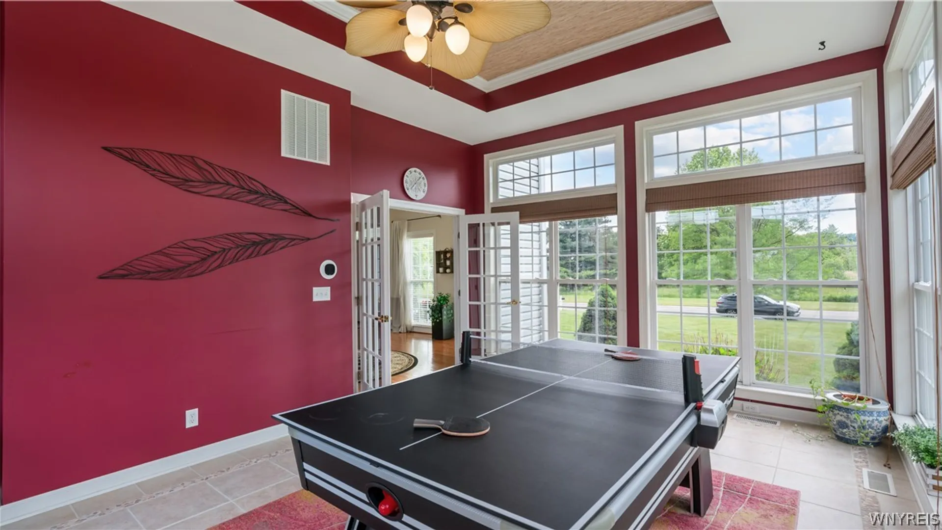 Property at 17 Graystone Lane, Orchard Park, NY 14127 11