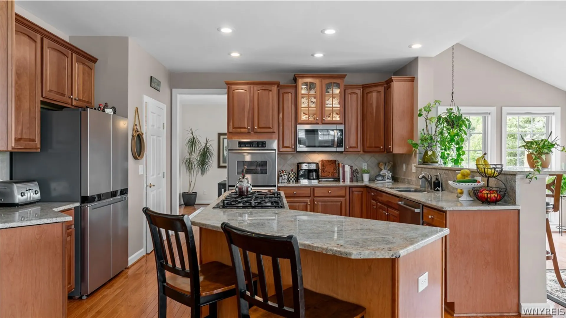 Property at 17 Graystone Lane, Orchard Park, NY 14127 15