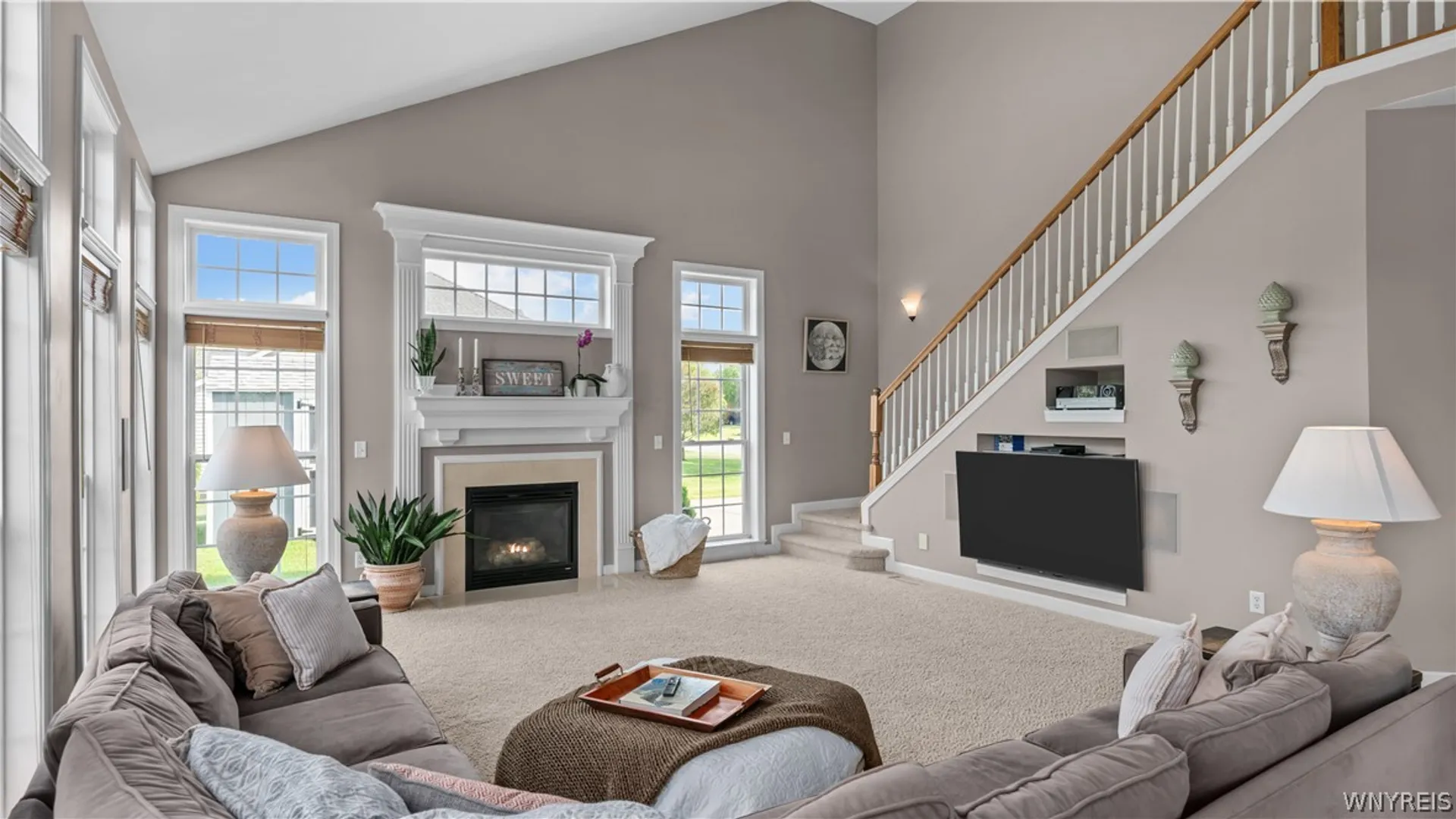 Property at 17 Graystone Lane, Orchard Park, NY 14127 22