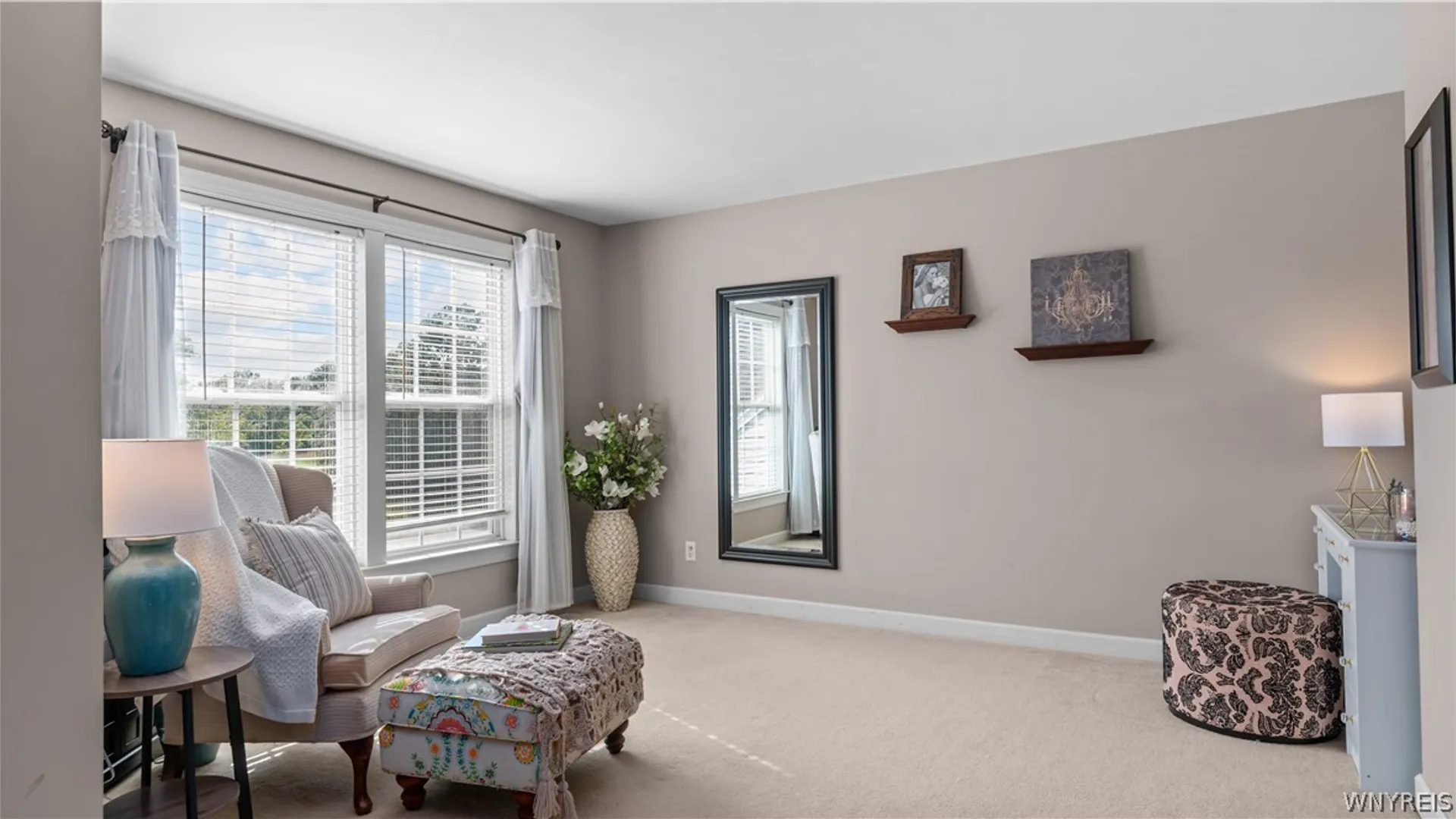 Property at 17 Graystone Lane, Orchard Park, NY 14127 31