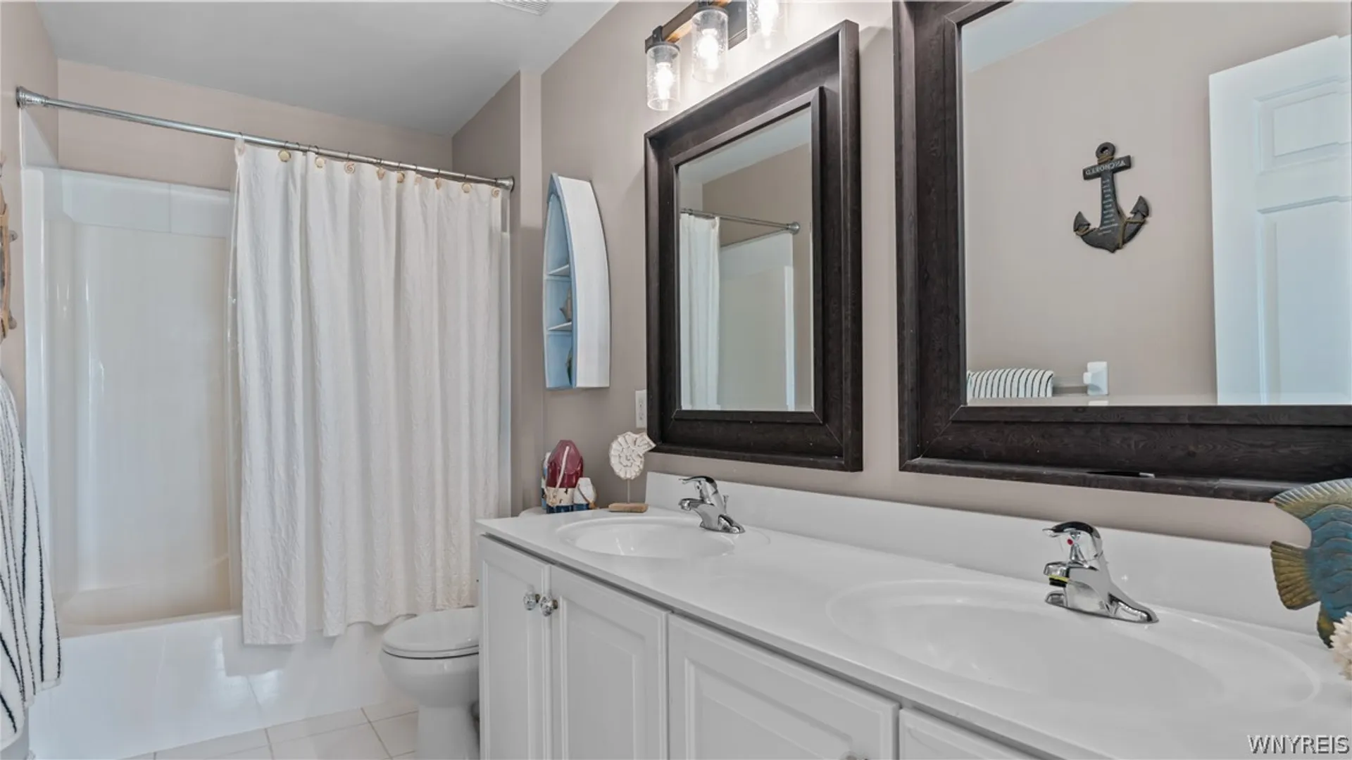 Property at 17 Graystone Lane, Orchard Park, NY 14127 42