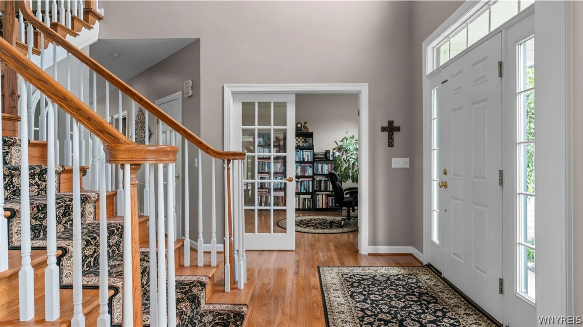 Property at 17 Graystone Lane, Orchard Park, NY 14127 5