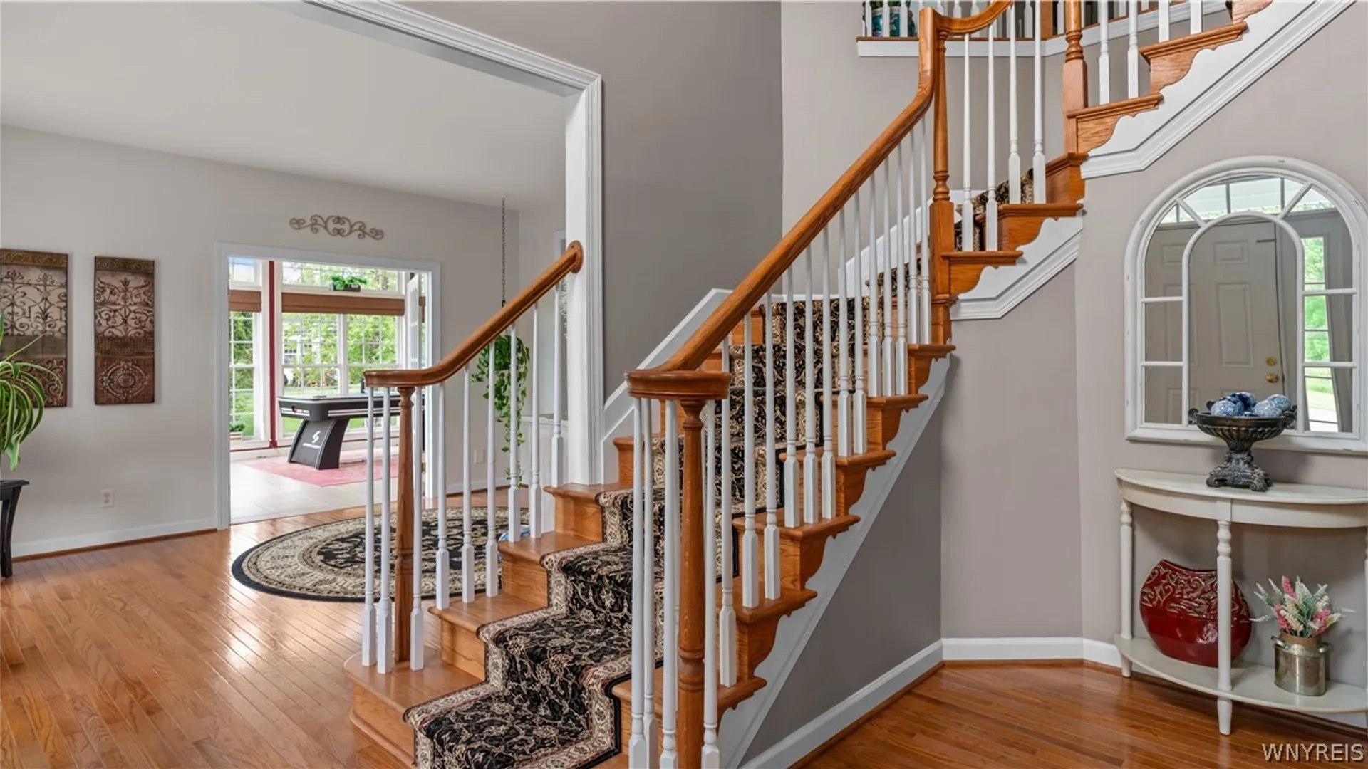 Property at 17 Graystone Lane, Orchard Park, NY 14127 6