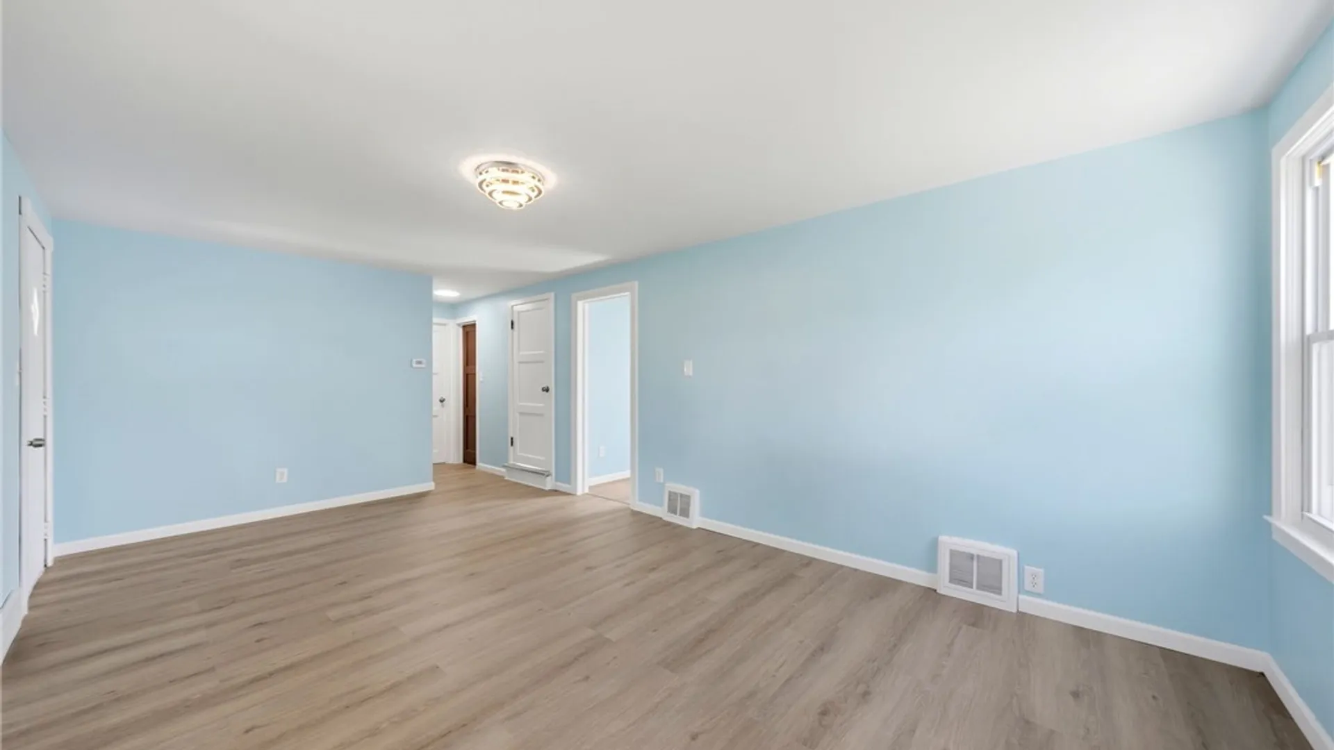 Property at 51 Crocker Street, Cheektowaga, NY 14212 5