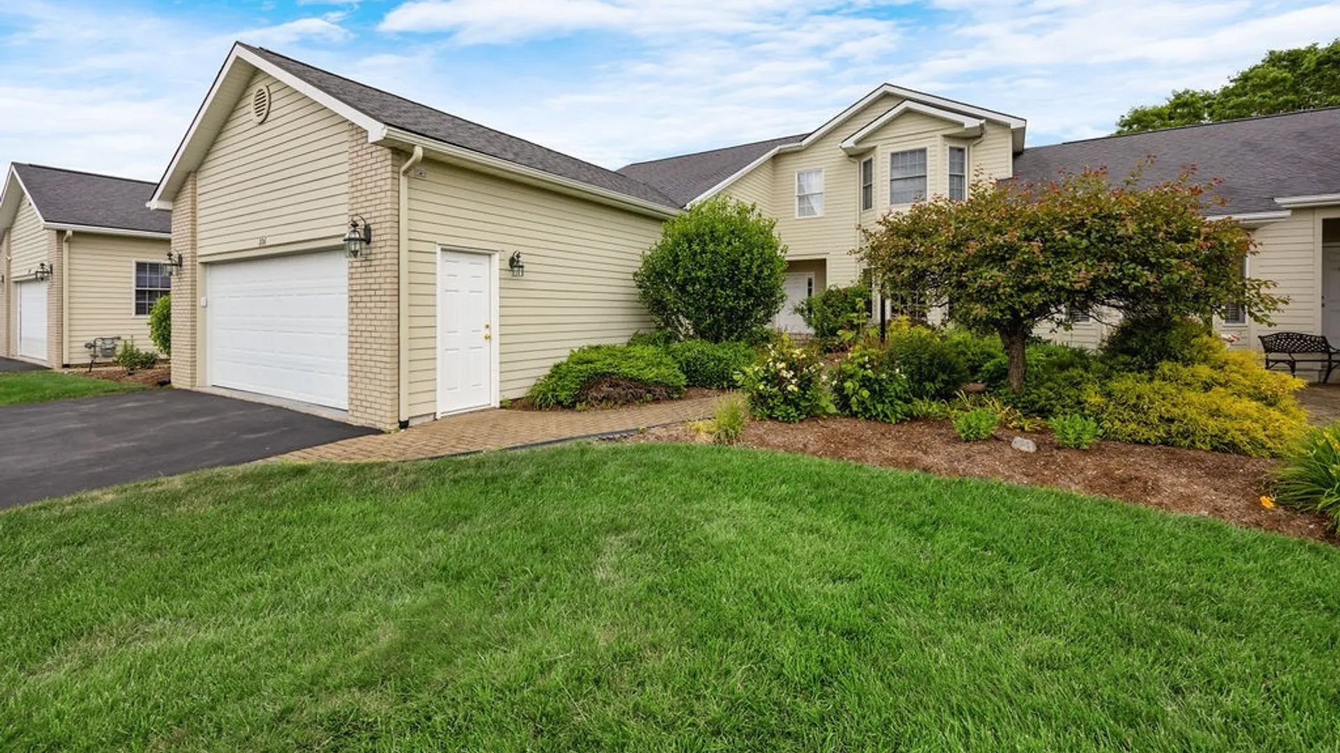 Property at 206 Falling Brook, Manlius, NY 13066 2