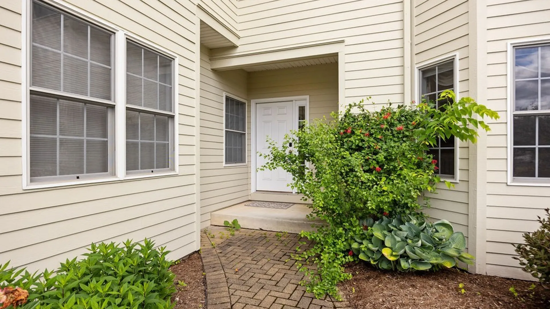 Property at 206 Falling Brook, Manlius, NY 13066 3