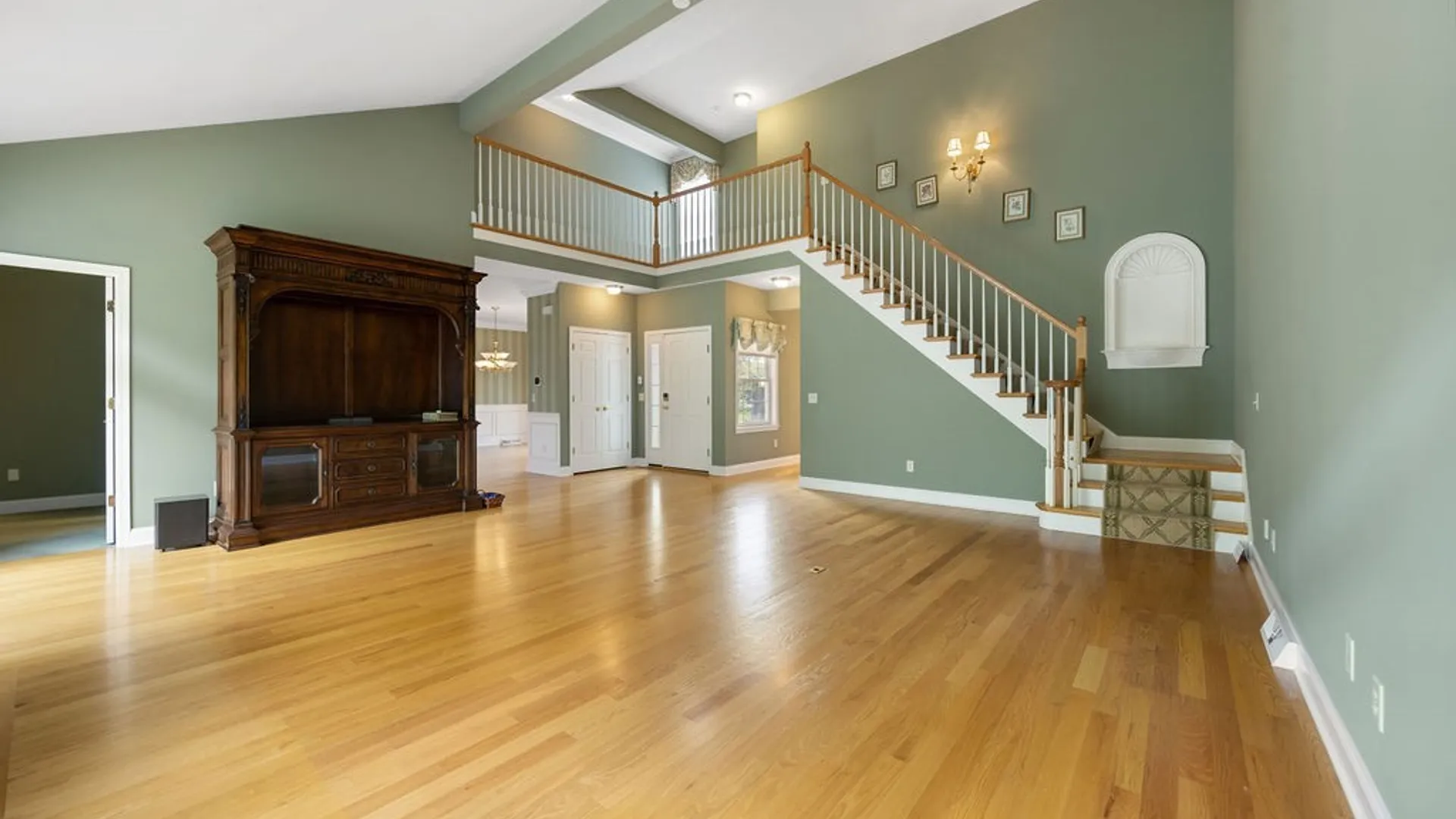 Property at 206 Falling Brook, Manlius, NY 13066 8