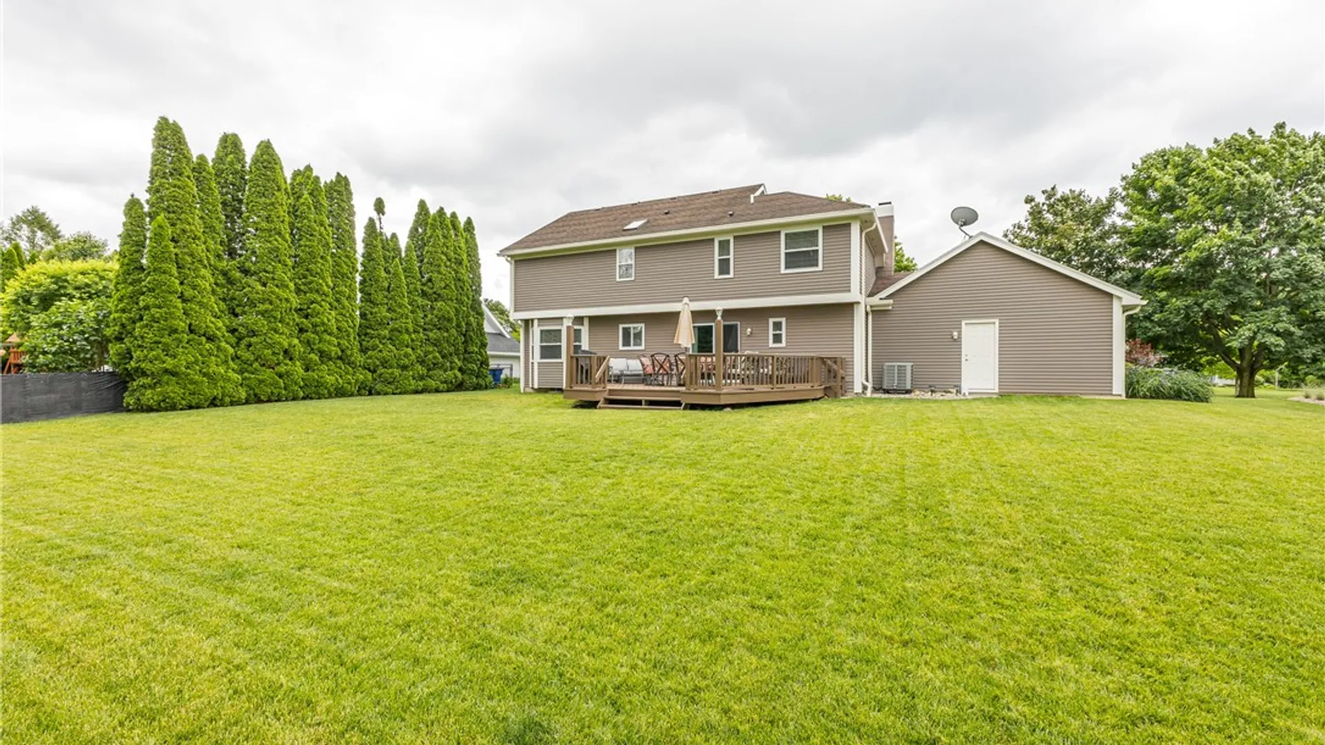 Property at 12 Old Country Lane, Perinton, NY 14450 36