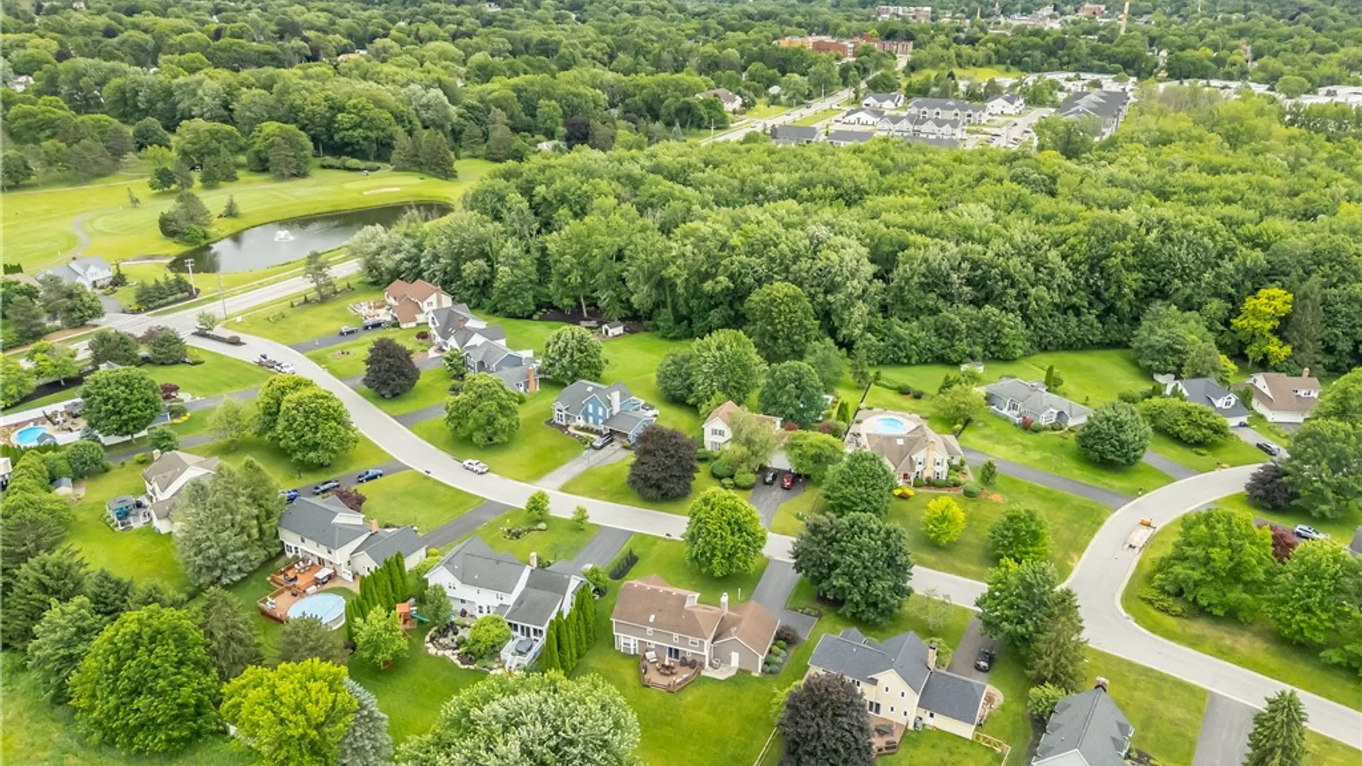 Property at 12 Old Country Lane, Perinton, NY 14450 39