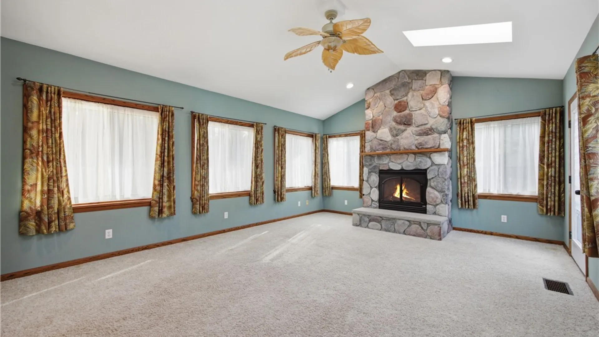 Property at 13 Farwell Drive, Batavia City, NY 14020 12