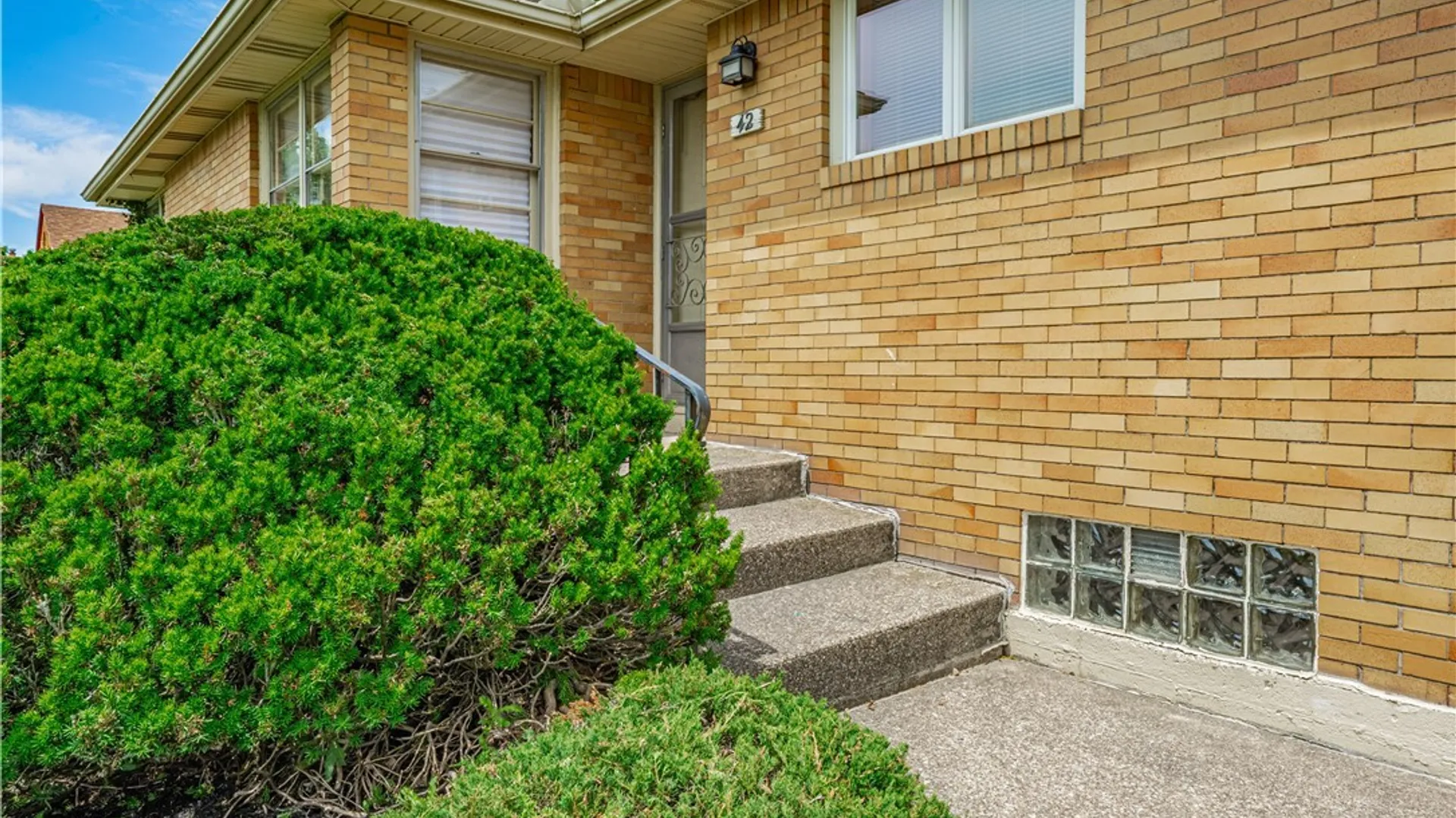 Property at 42 Alden Ave, Buffalo, NY 14216 4