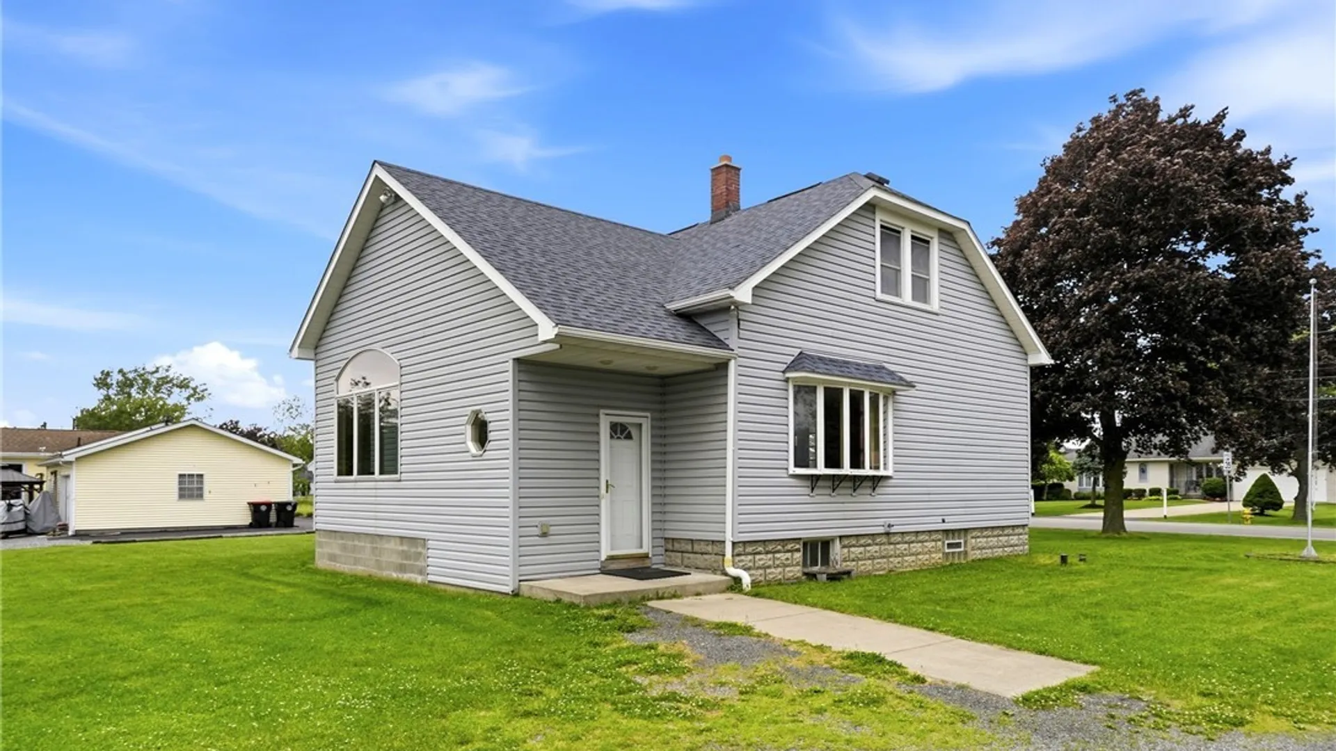 Property at 517 Lake Avenue, Lancaster, NY 14086 10