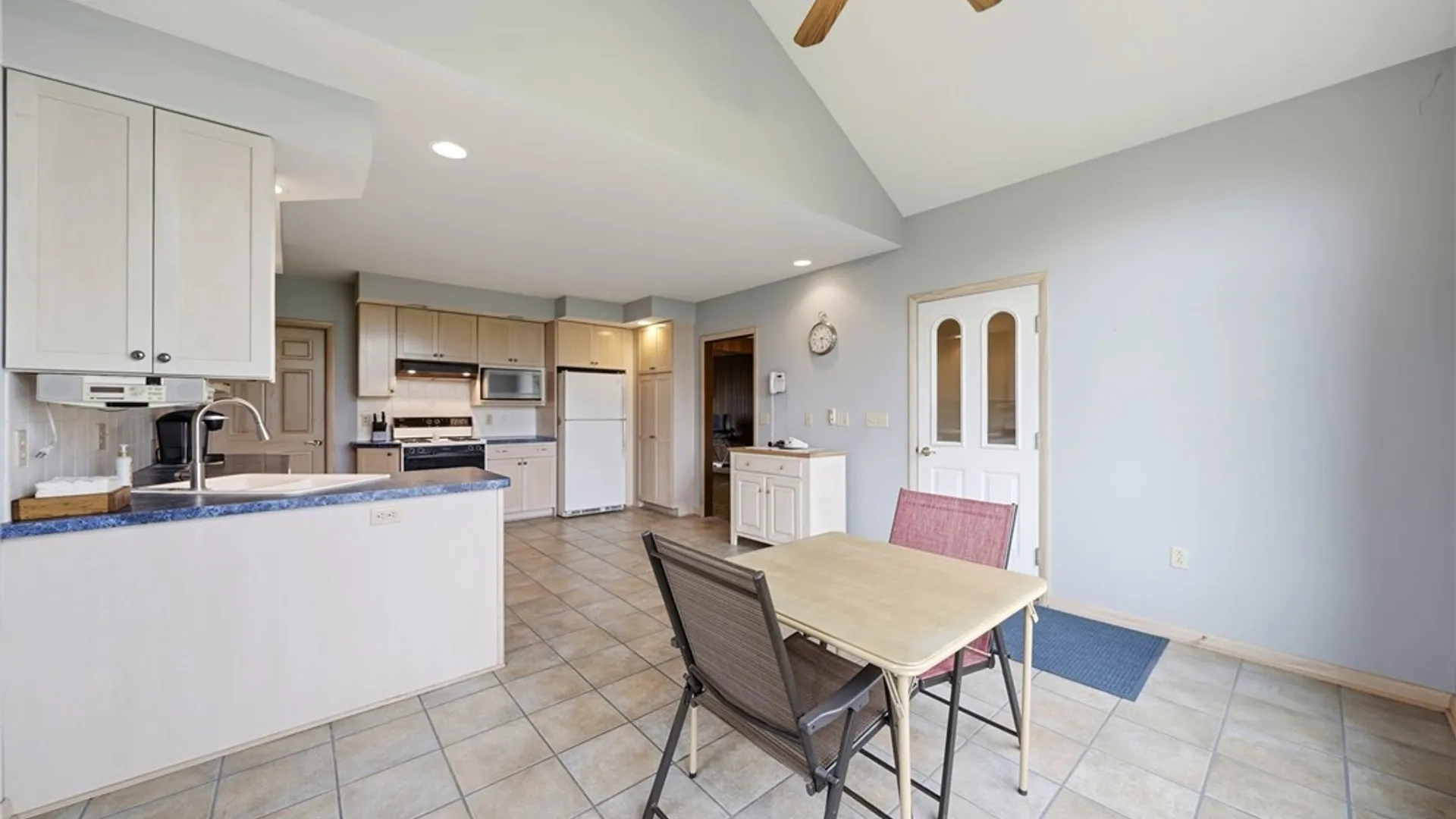 Property at 517 Lake Avenue, Lancaster, NY 14086 13