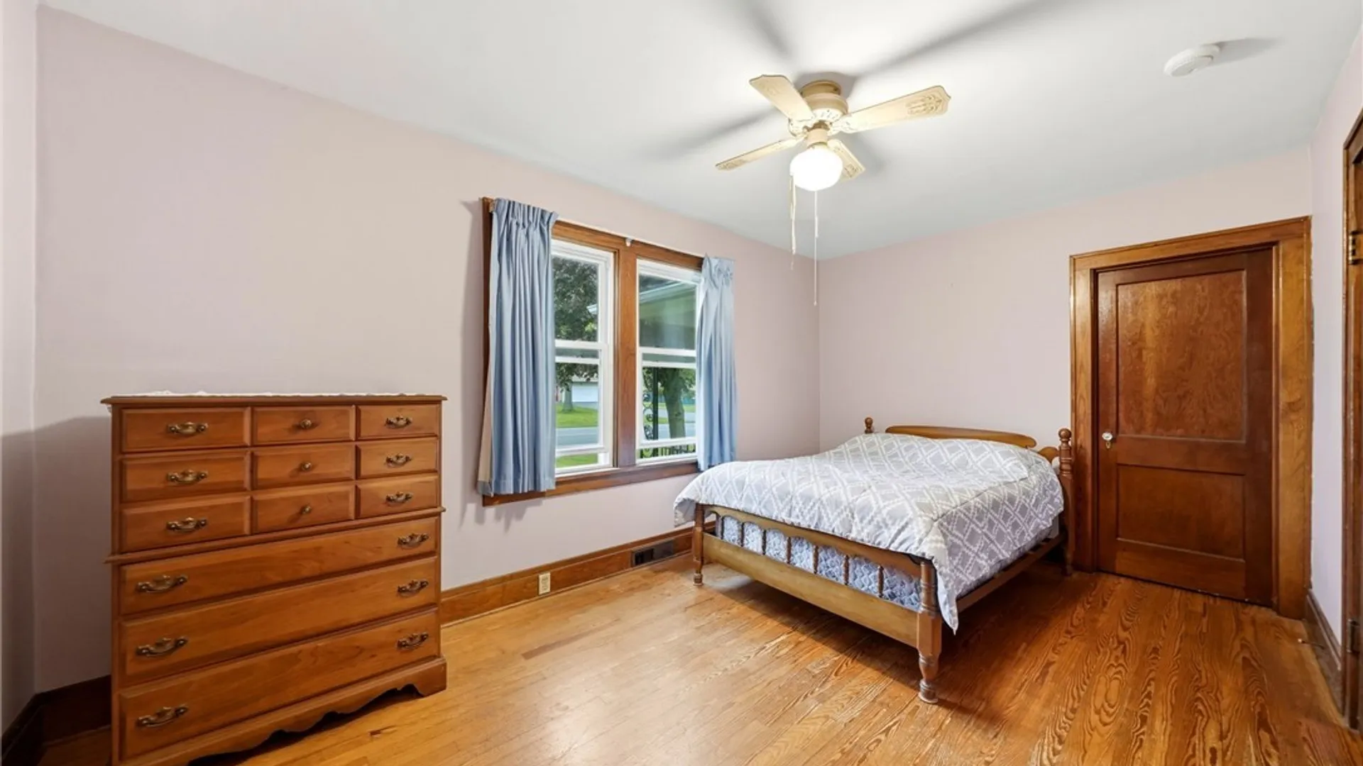 Property at 517 Lake Avenue, Lancaster, NY 14086 31