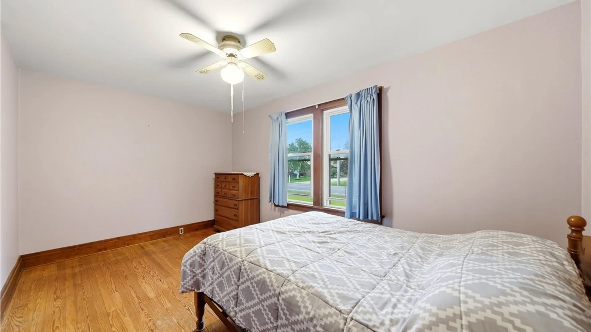 Property at 517 Lake Avenue, Lancaster, NY 14086 32