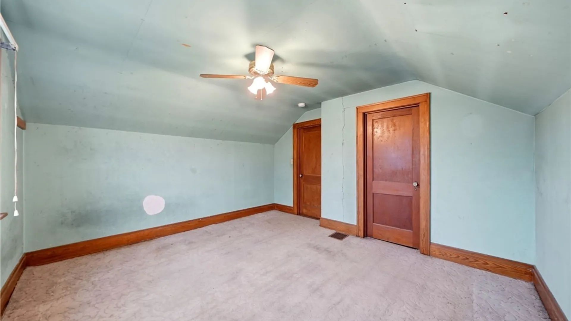 Property at 517 Lake Avenue, Lancaster, NY 14086 34