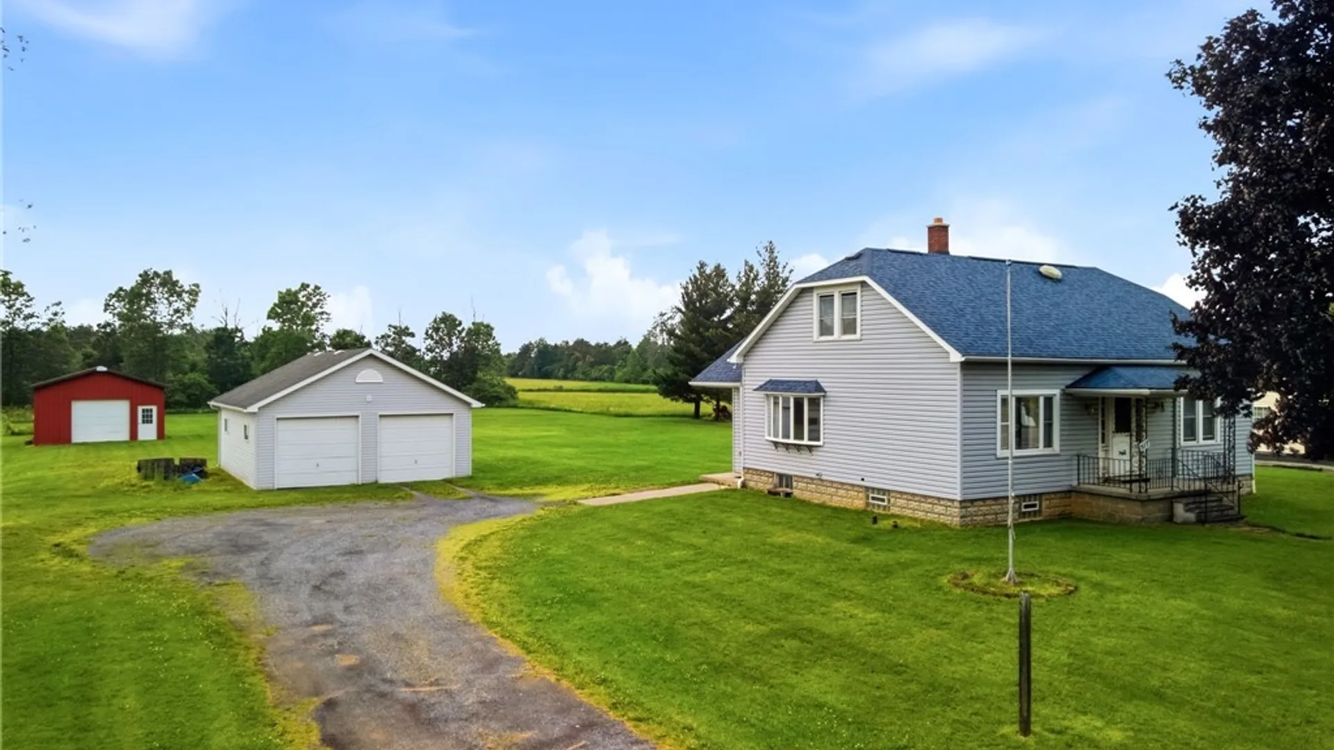 Property at 517 Lake Avenue, Lancaster, NY 14086 35