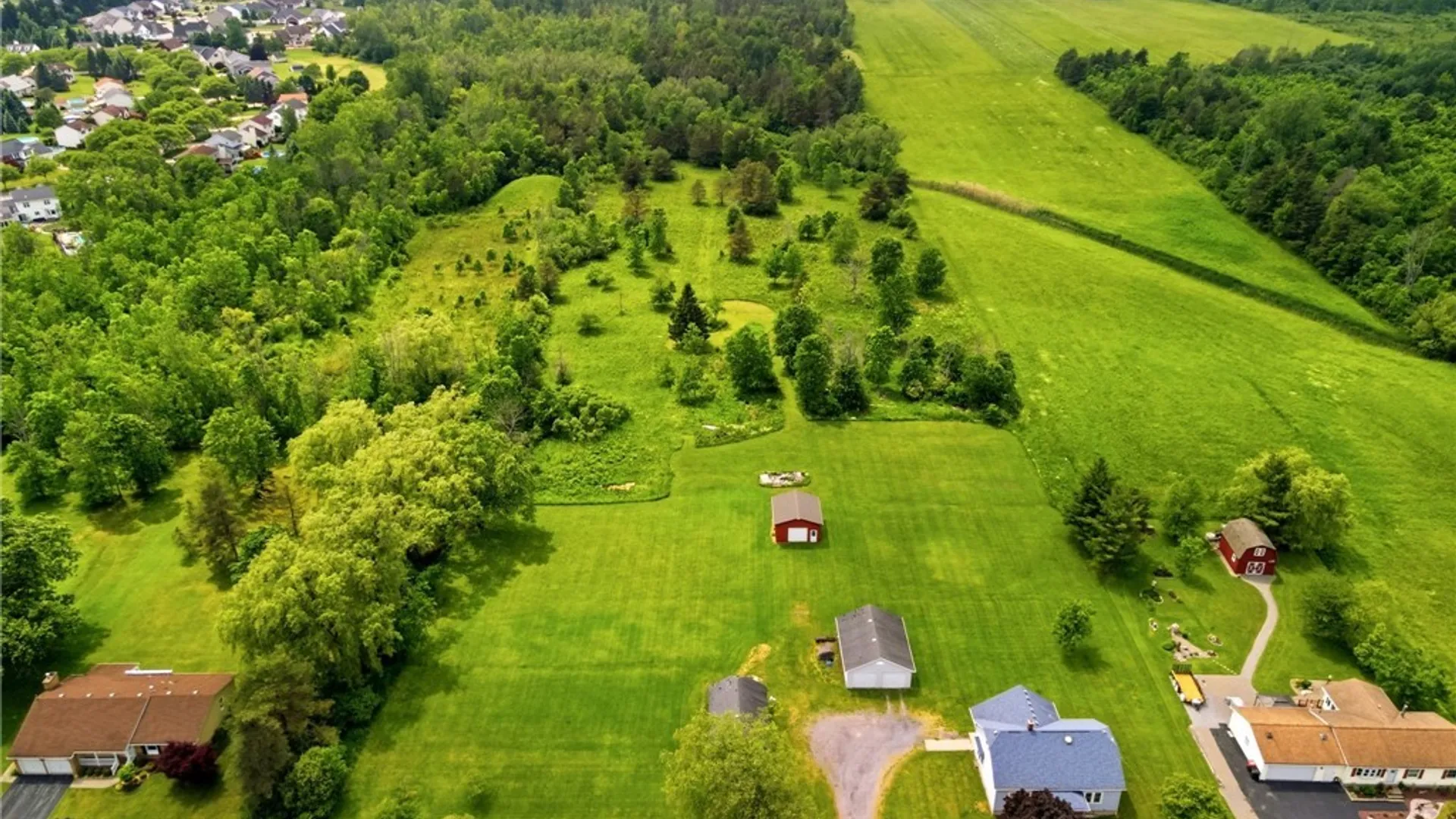 Property at 517 Lake Avenue, Lancaster, NY 14086 40