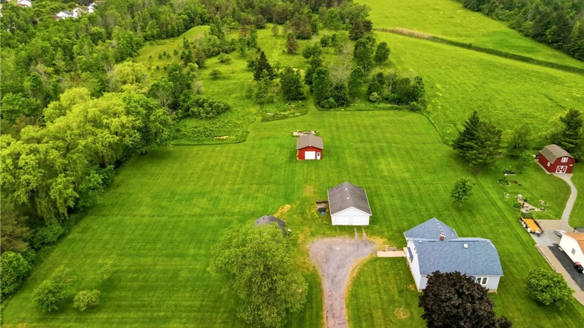 Property at 517 Lake Avenue, Lancaster, NY 14086 45