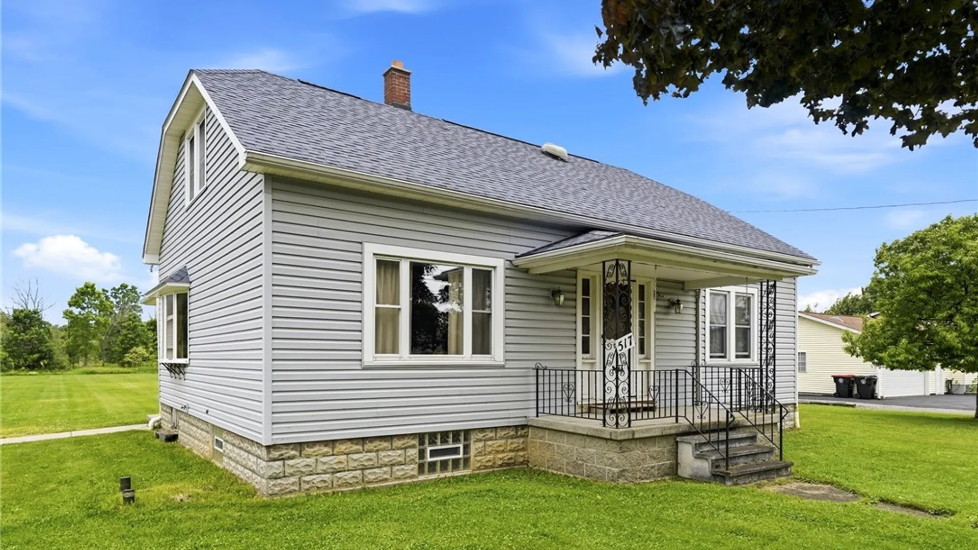 Property at 517 Lake Avenue, Lancaster, NY 14086 46
